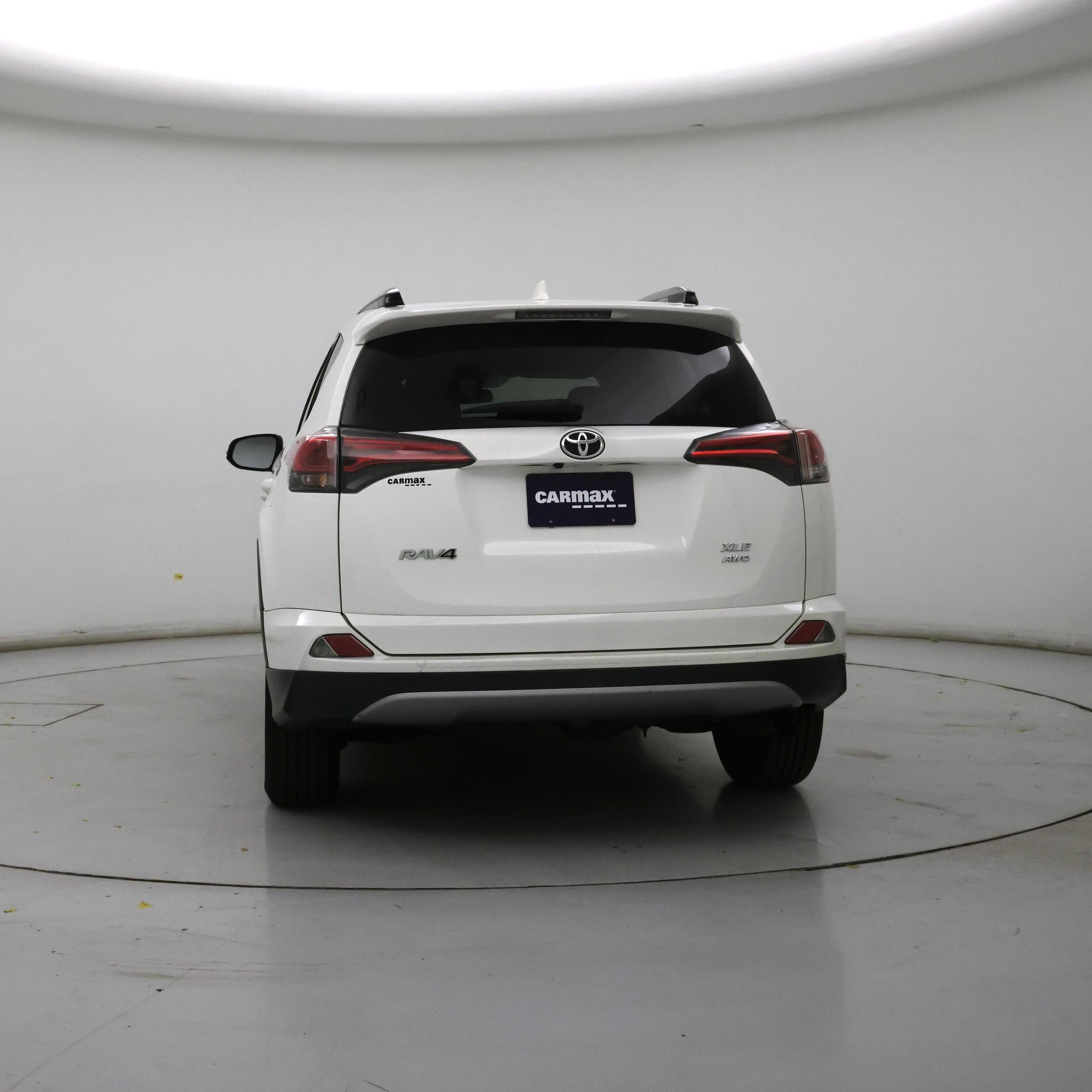 Thumbnail: 2017 Toyota RAV4 - 6