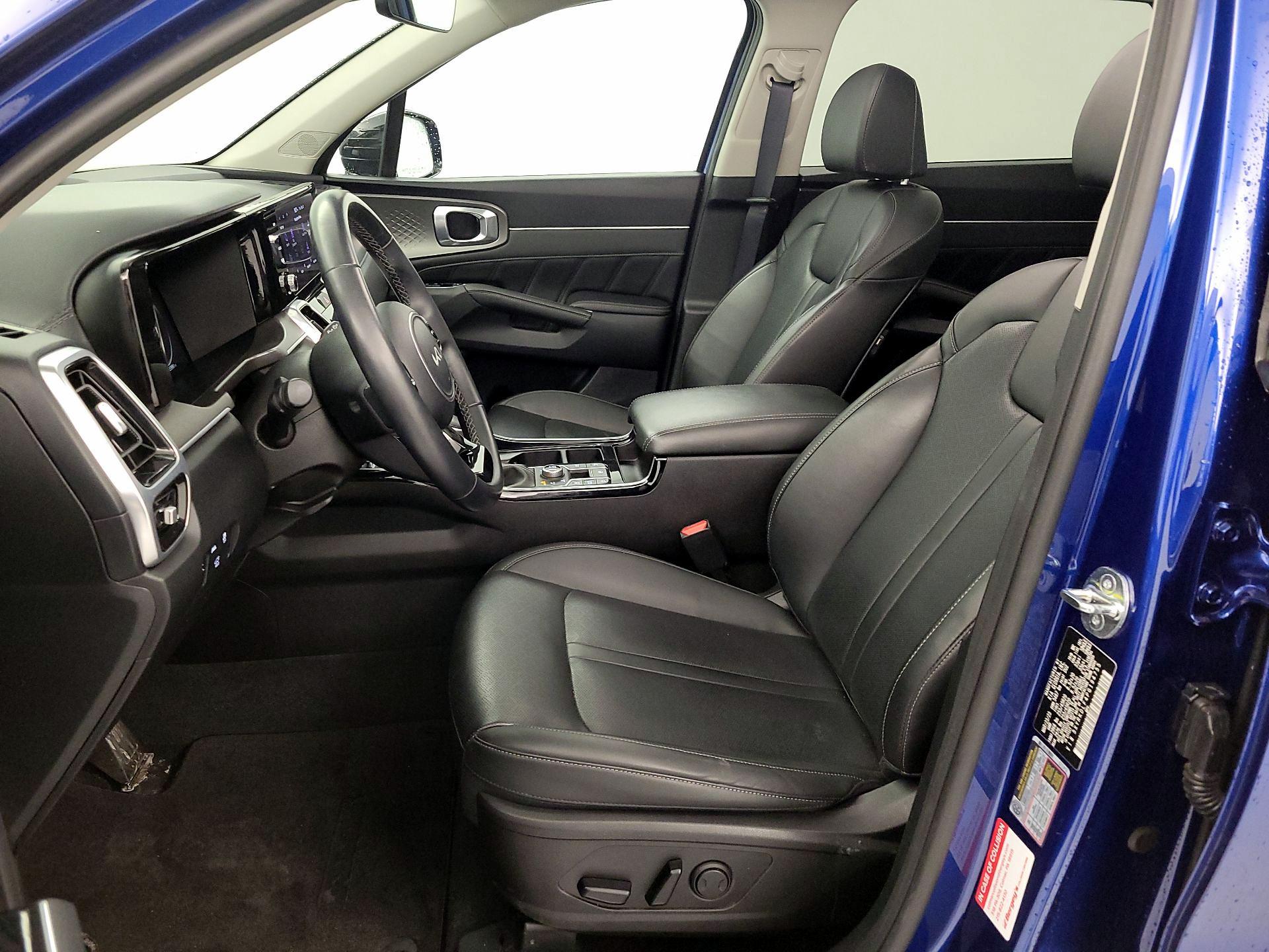 Thumbnail: 2023 Kia Sorento - 11