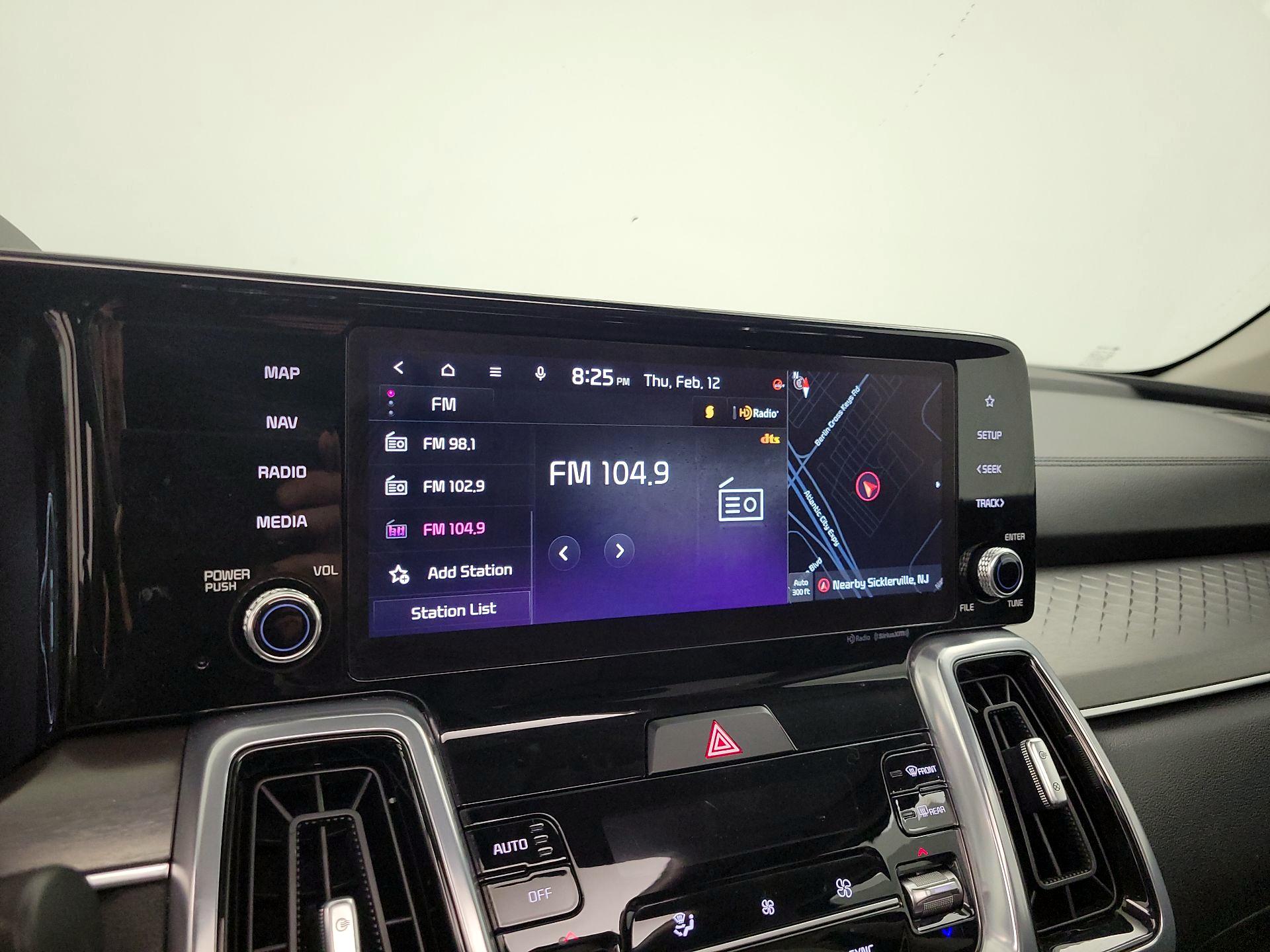 Thumbnail: 2023 Kia Sorento - 16