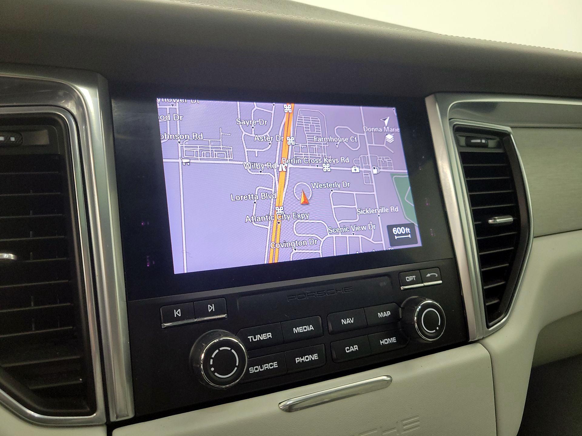 Thumbnail: 2018 Porsche Macan - 14