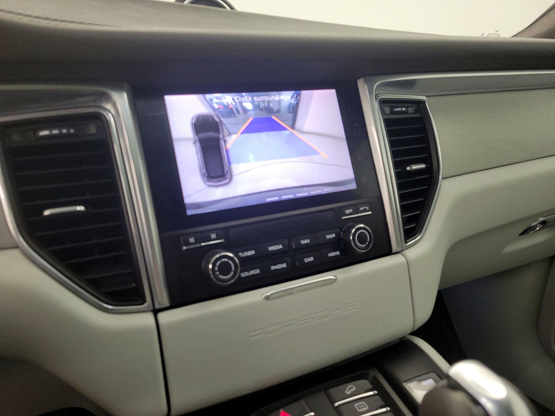 Thumbnail: 2018 Porsche Macan - 15