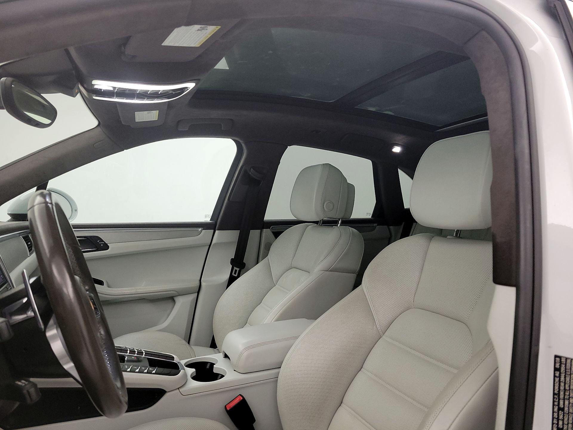 Thumbnail: 2018 Porsche Macan - 20