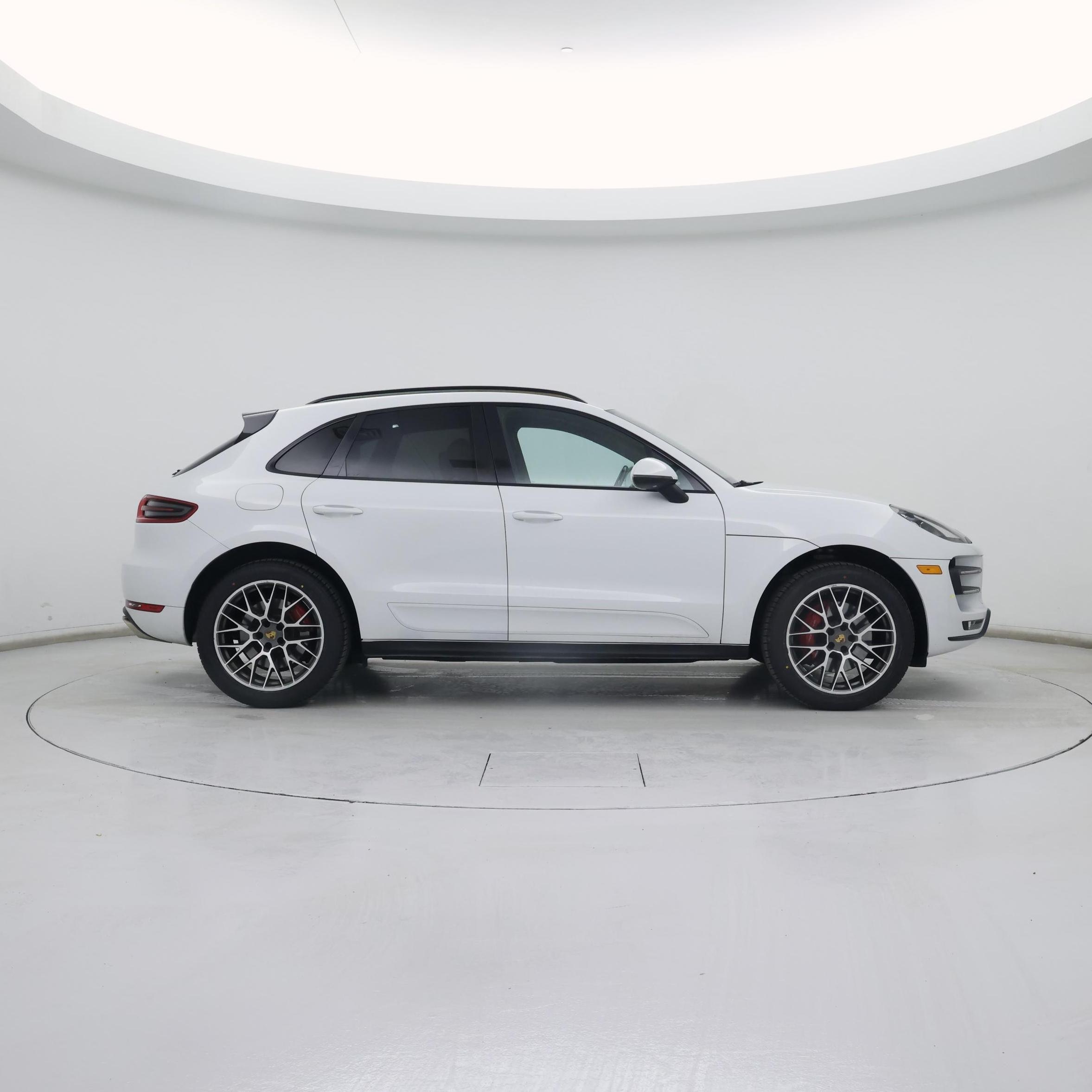 Thumbnail: 2018 Porsche Macan - 7