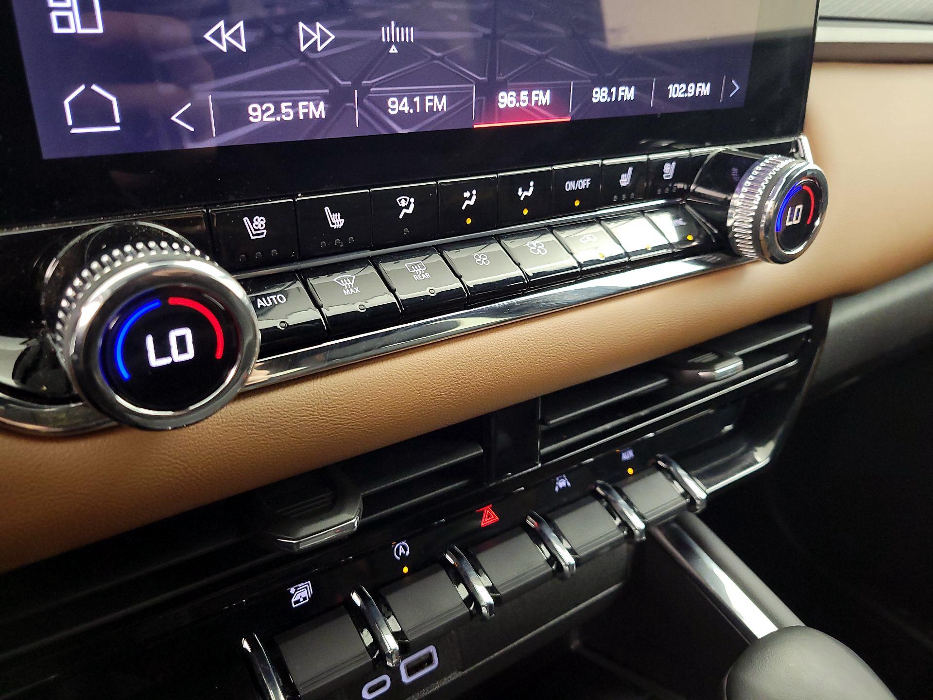 Thumbnail: 2023 GMC Canyon - 16