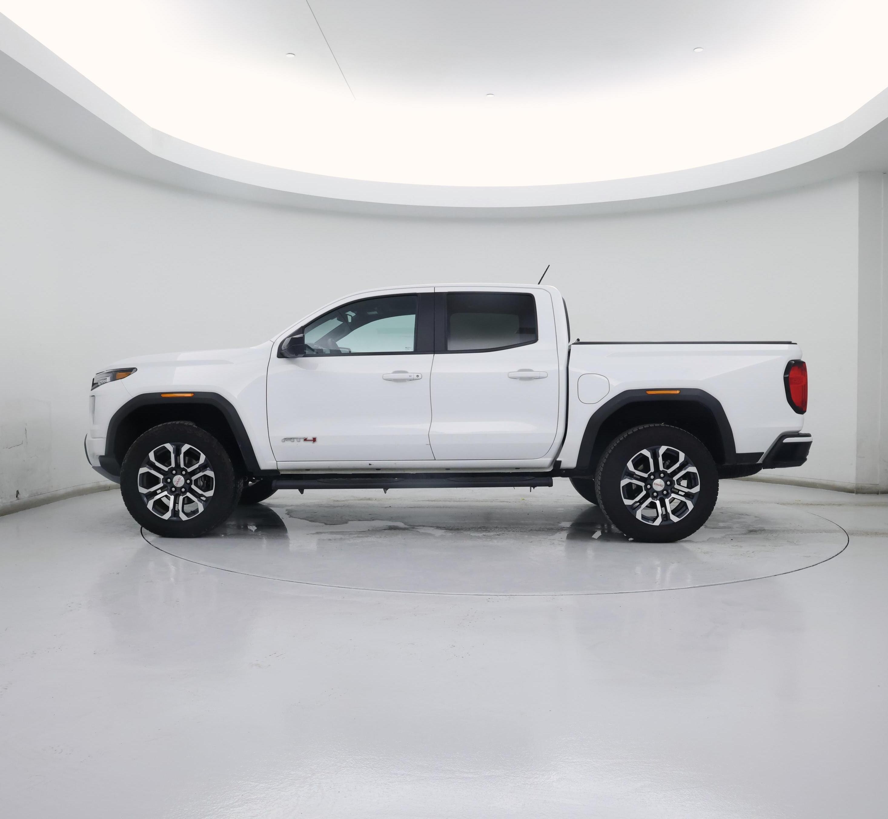 Thumbnail: 2023 GMC Canyon - 3