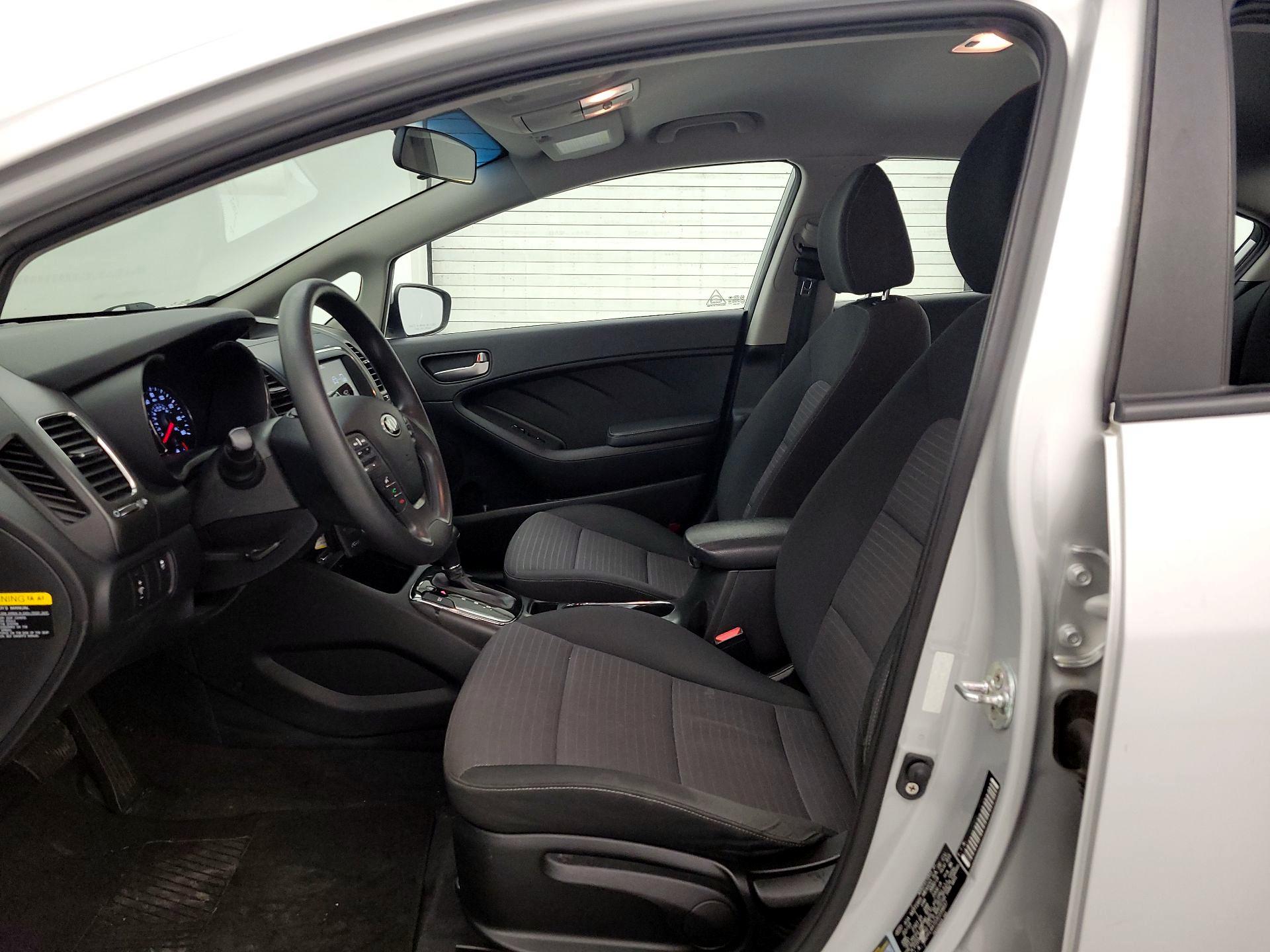 Thumbnail: 2018 Kia Forte - 11