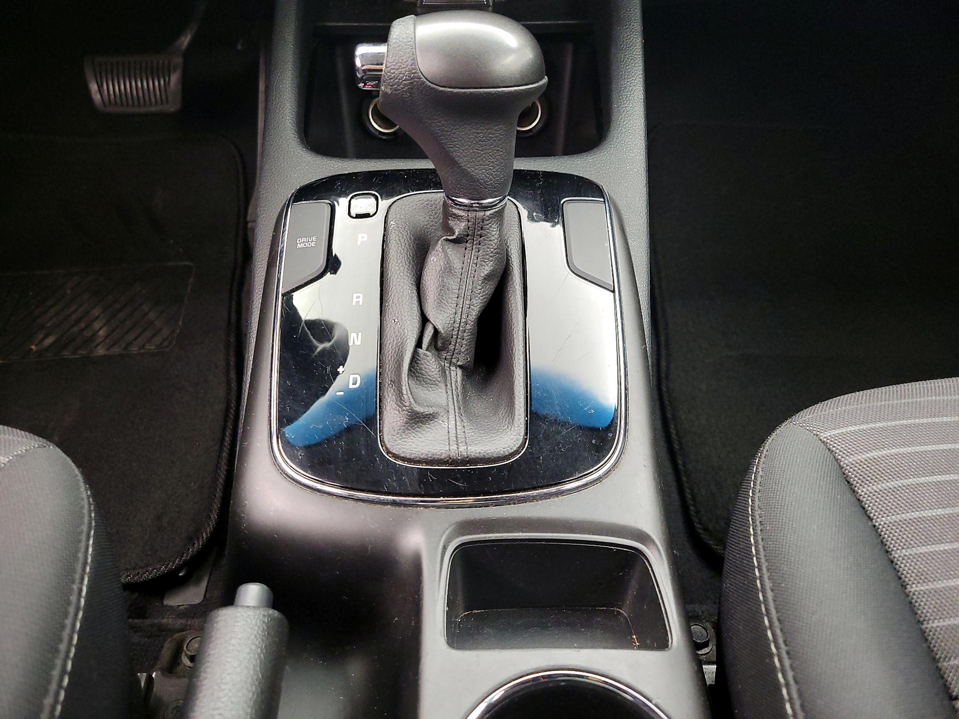 Thumbnail: 2018 Kia Forte - 17