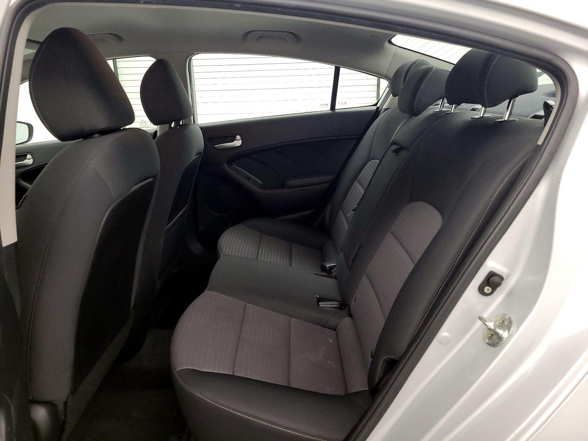 Thumbnail: 2018 Kia Forte - 19