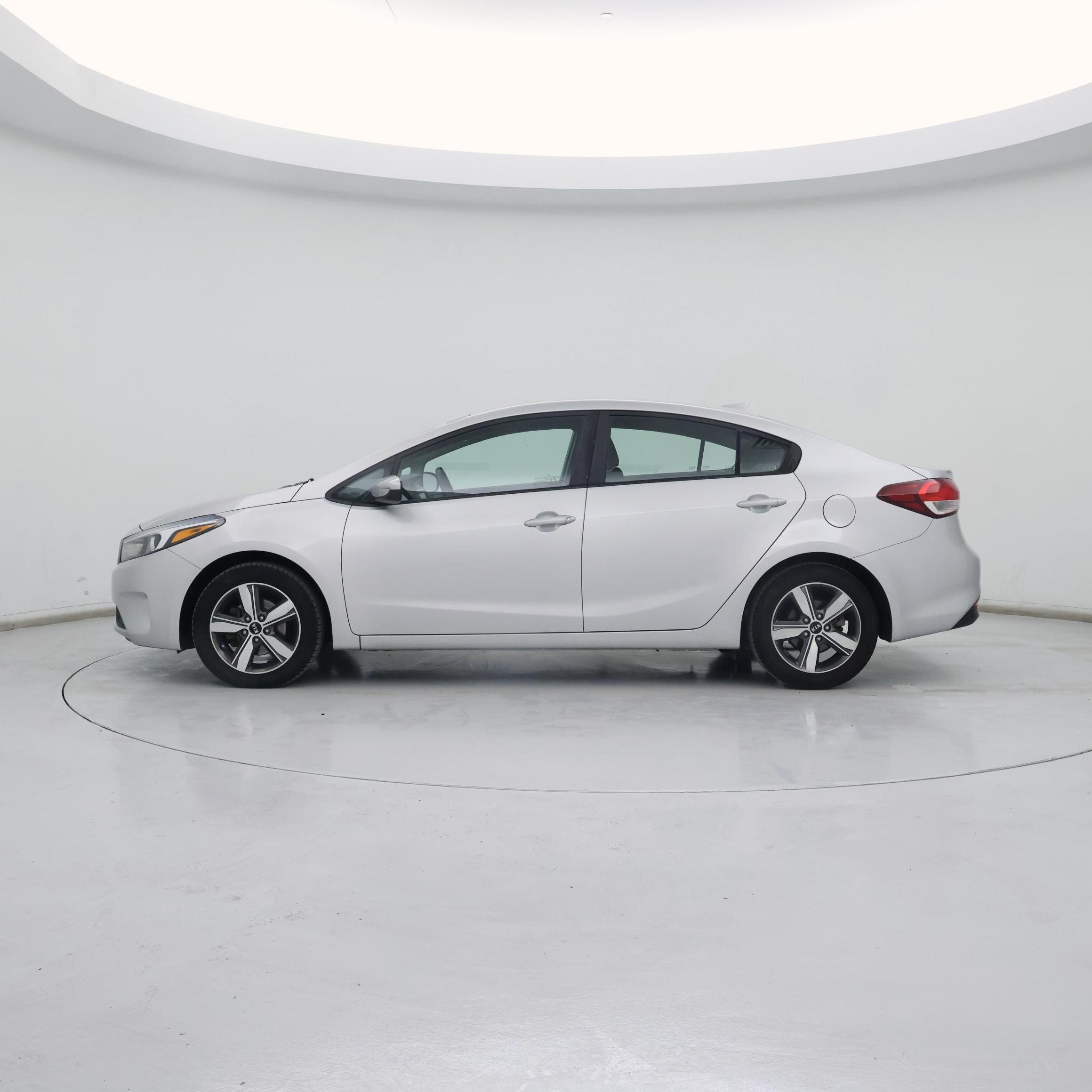 Thumbnail: 2018 Kia Forte - 3