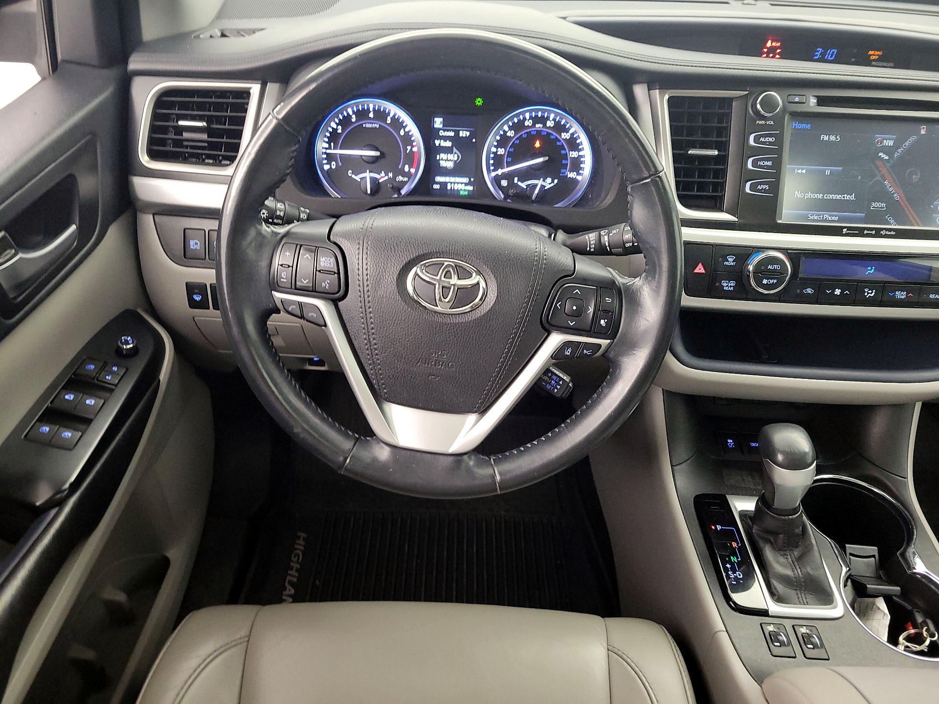 Thumbnail: 2017 Toyota Highlander - 10