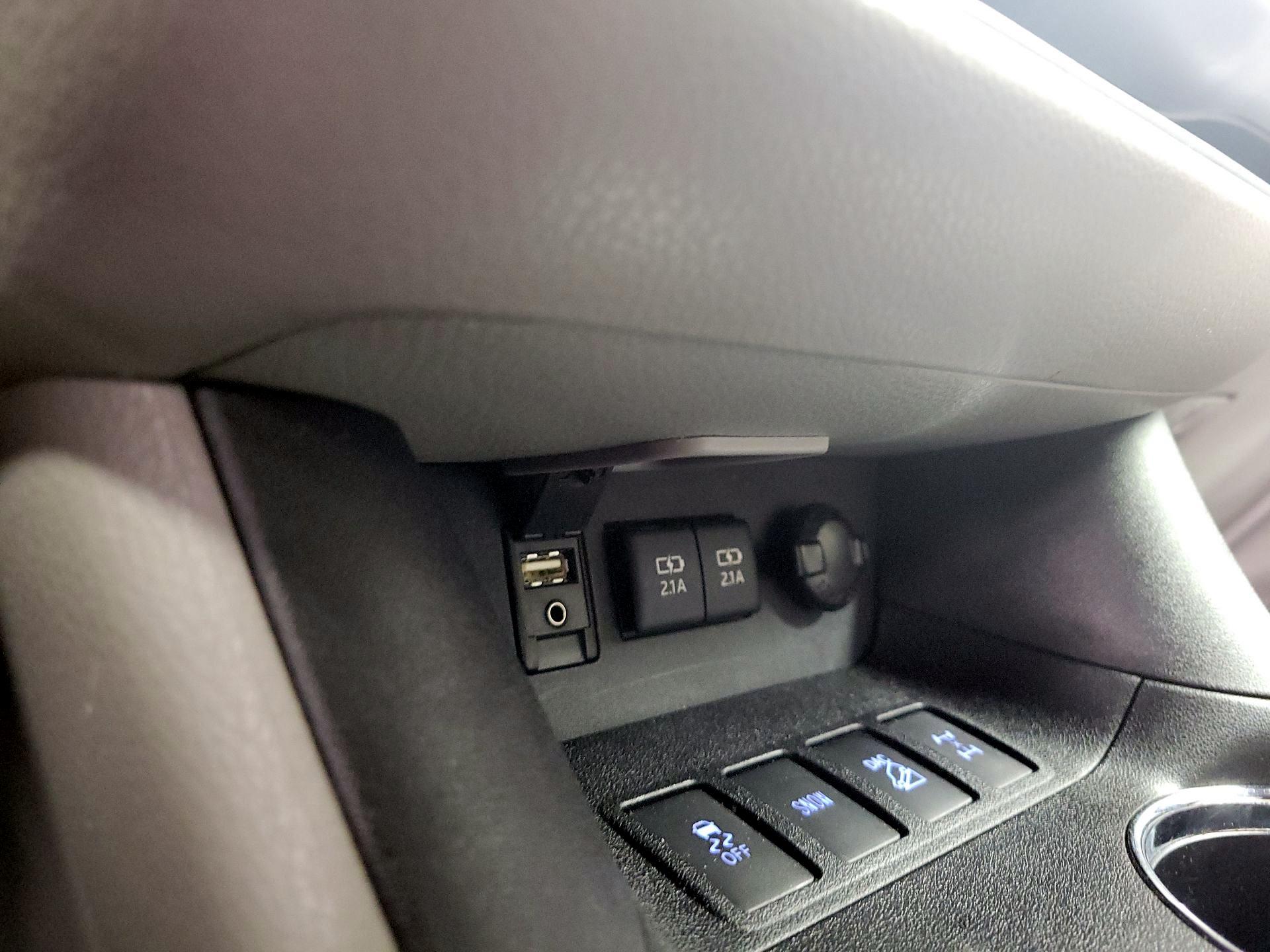 Thumbnail: 2017 Toyota Highlander - 18