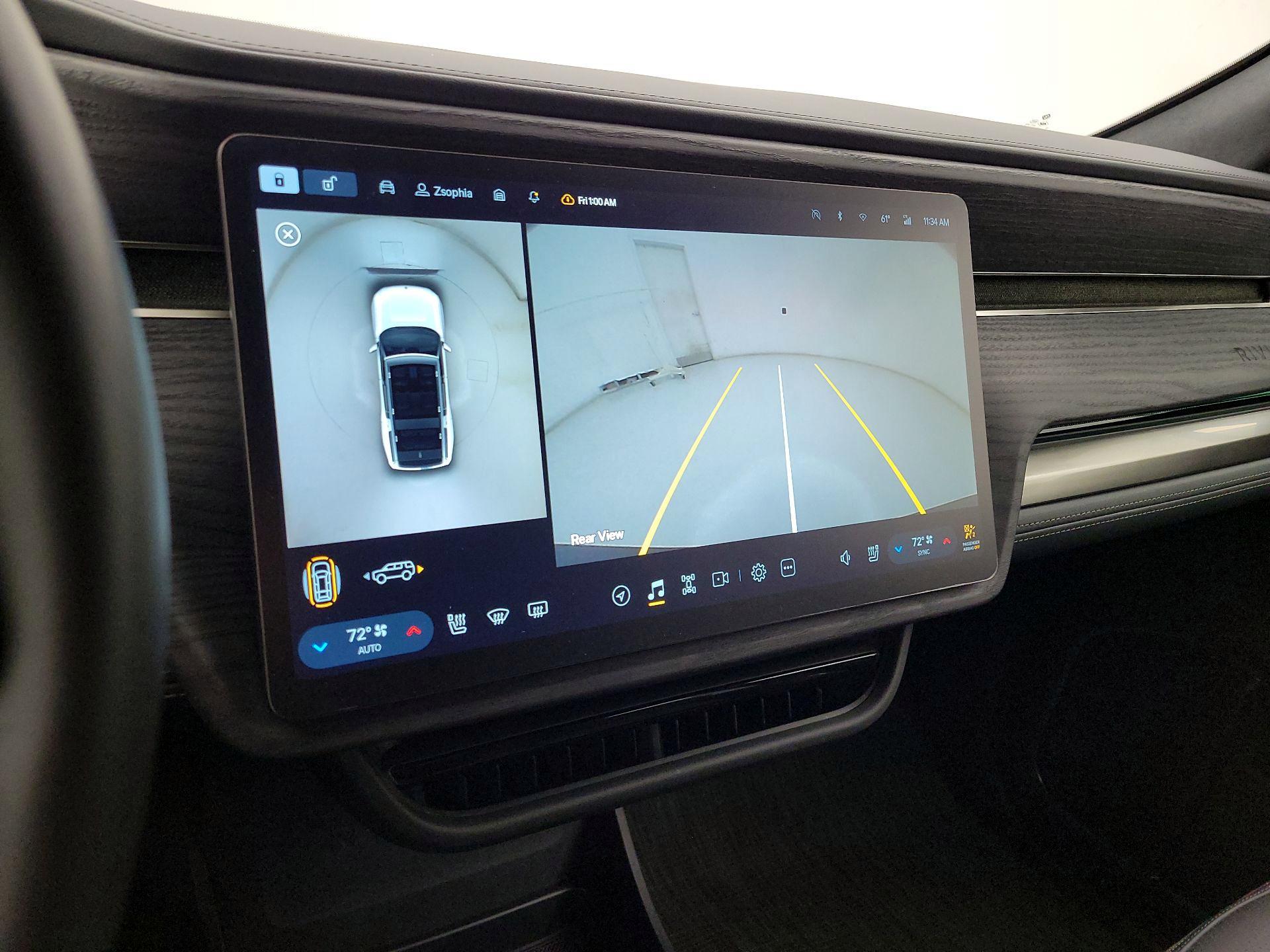 Thumbnail: 2023 Rivian R1S - 14