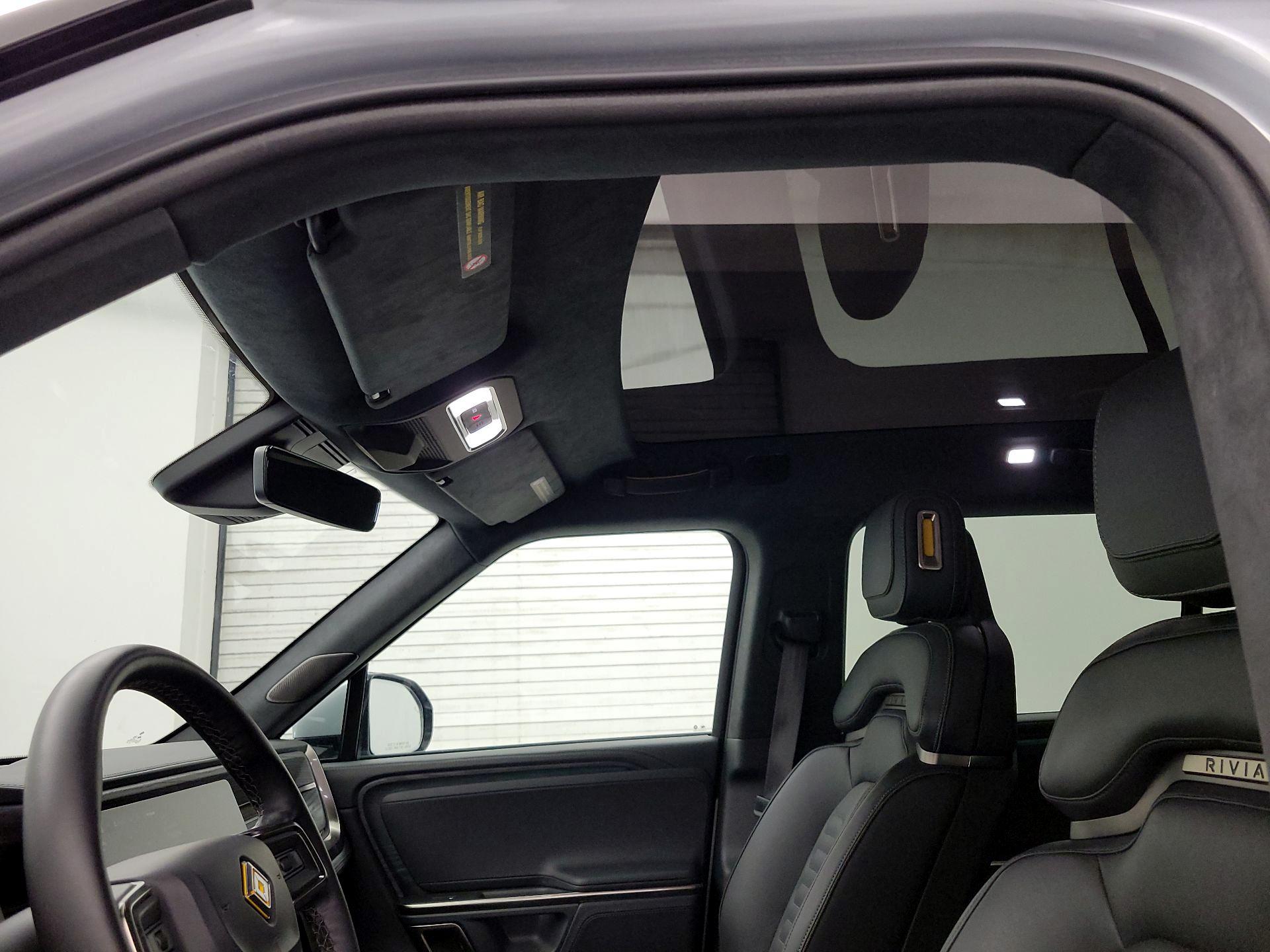 Thumbnail: 2023 Rivian R1S - 18