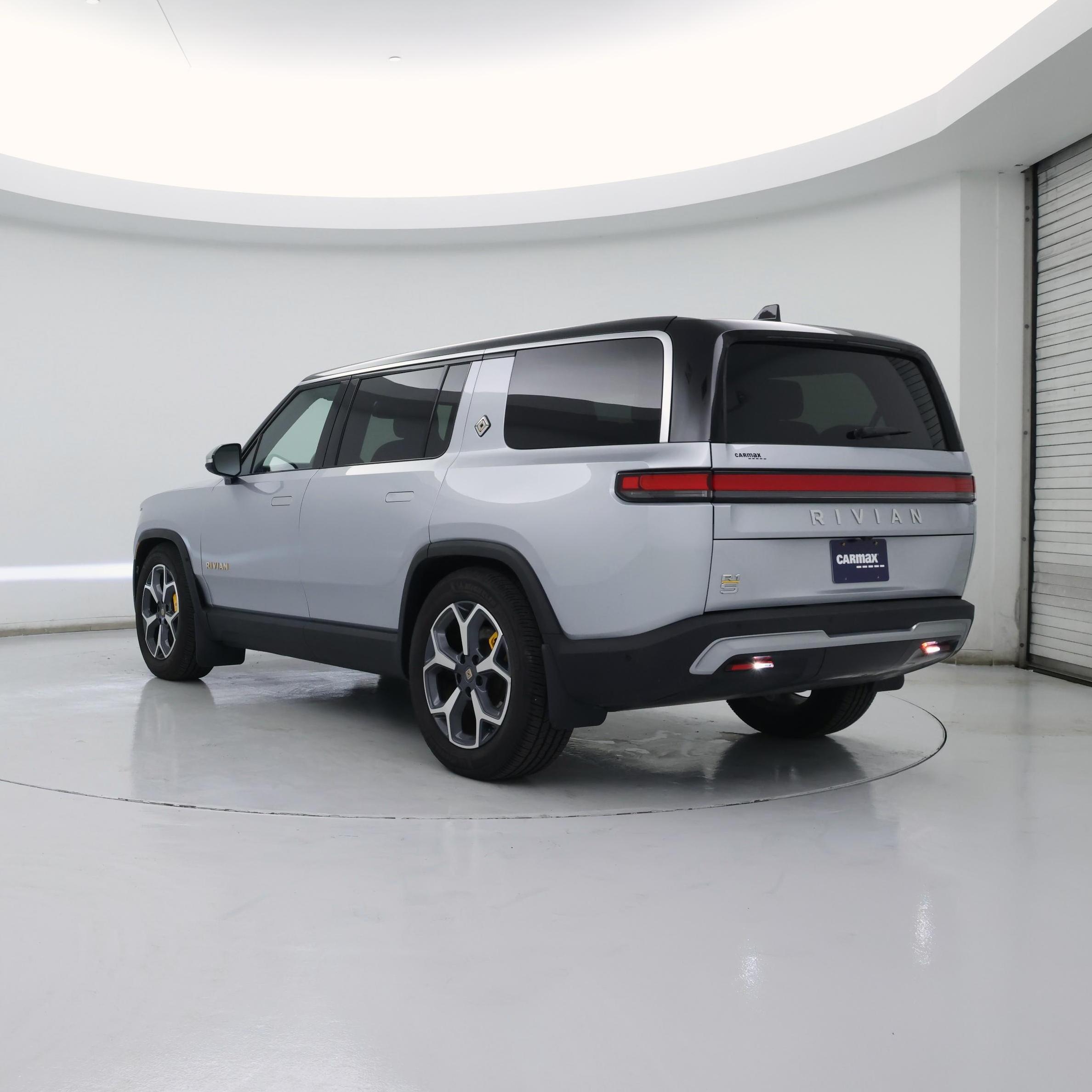 Thumbnail: 2023 Rivian R1S - 2