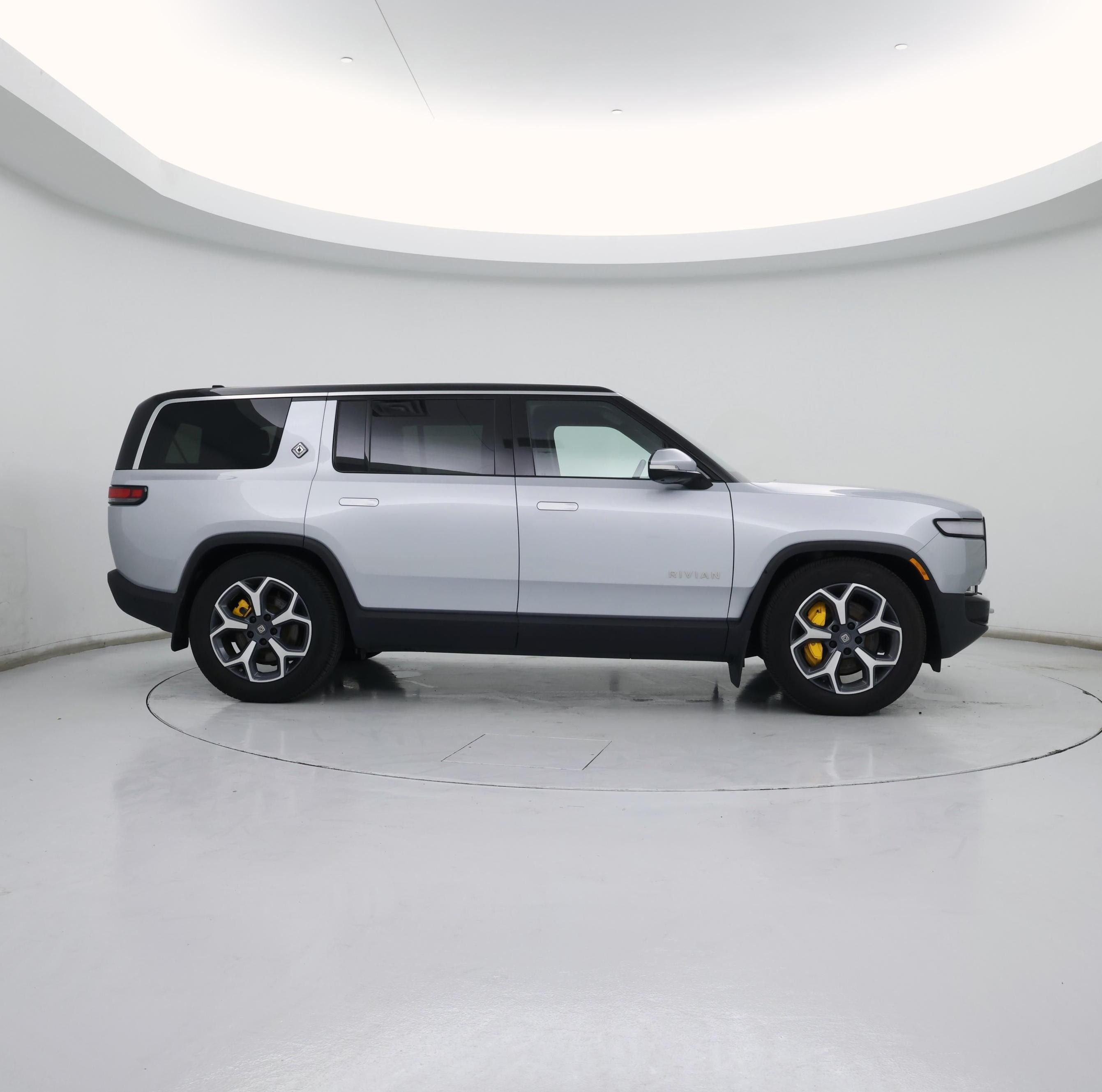 Thumbnail: 2023 Rivian R1S - 7