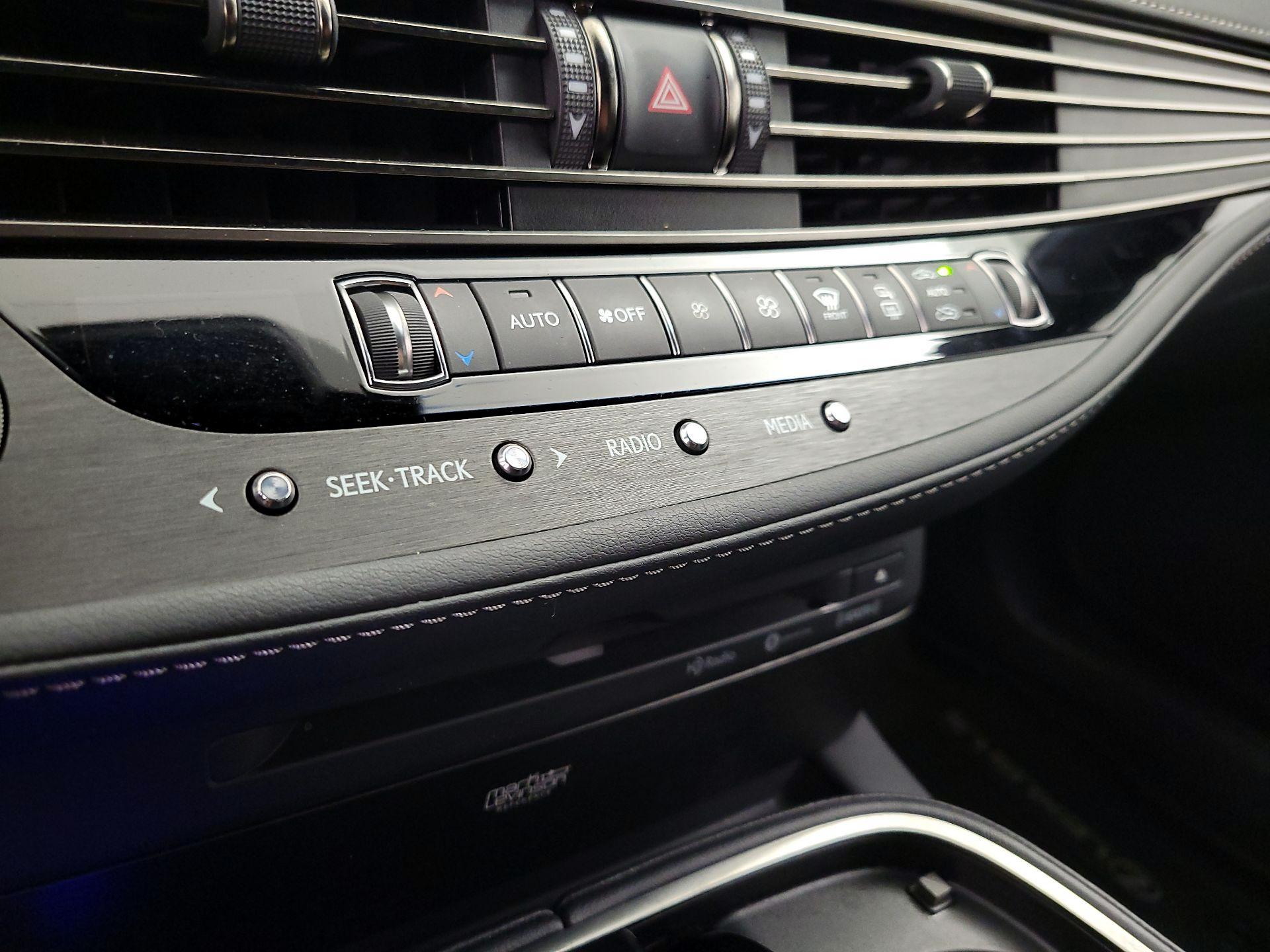 Thumbnail: 2019 Lexus LS - 17