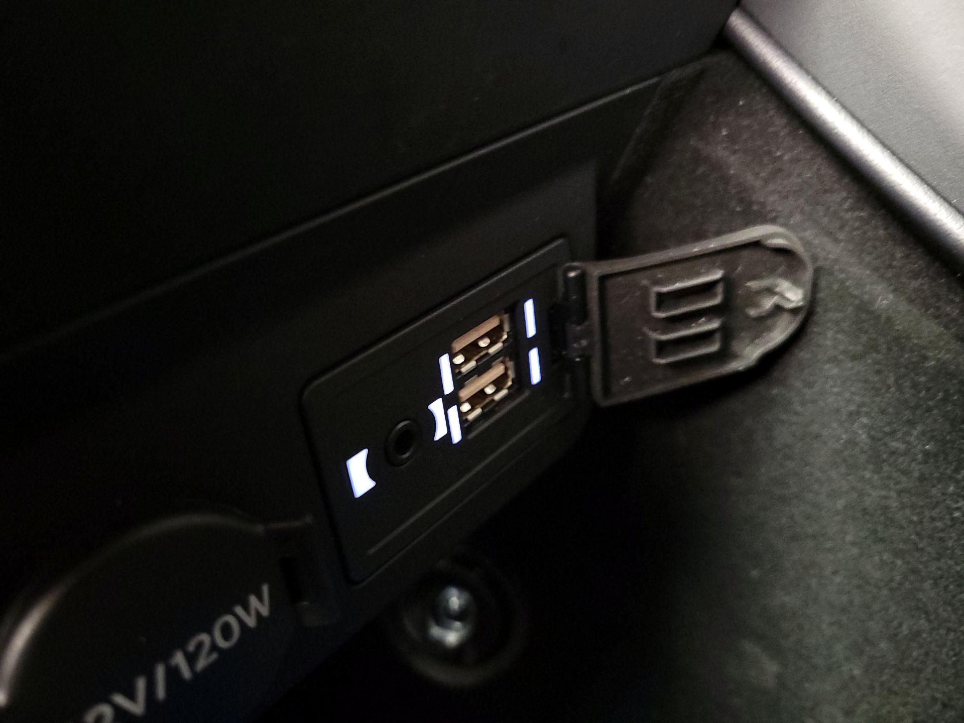 Thumbnail: 2019 Lexus LS - 19