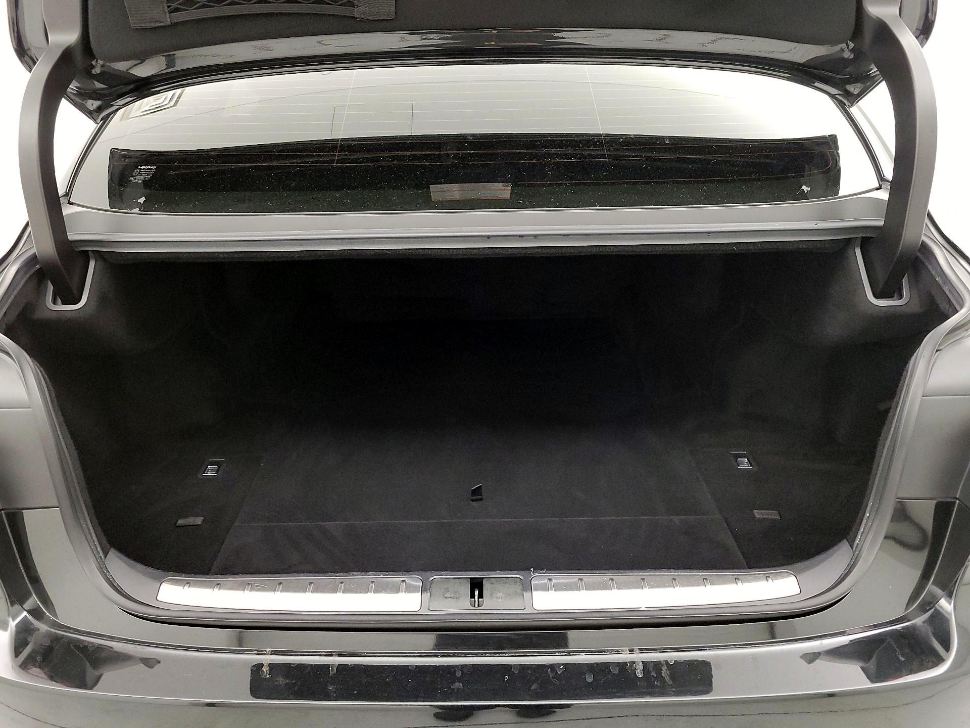 Thumbnail: 2019 Lexus LS - 20