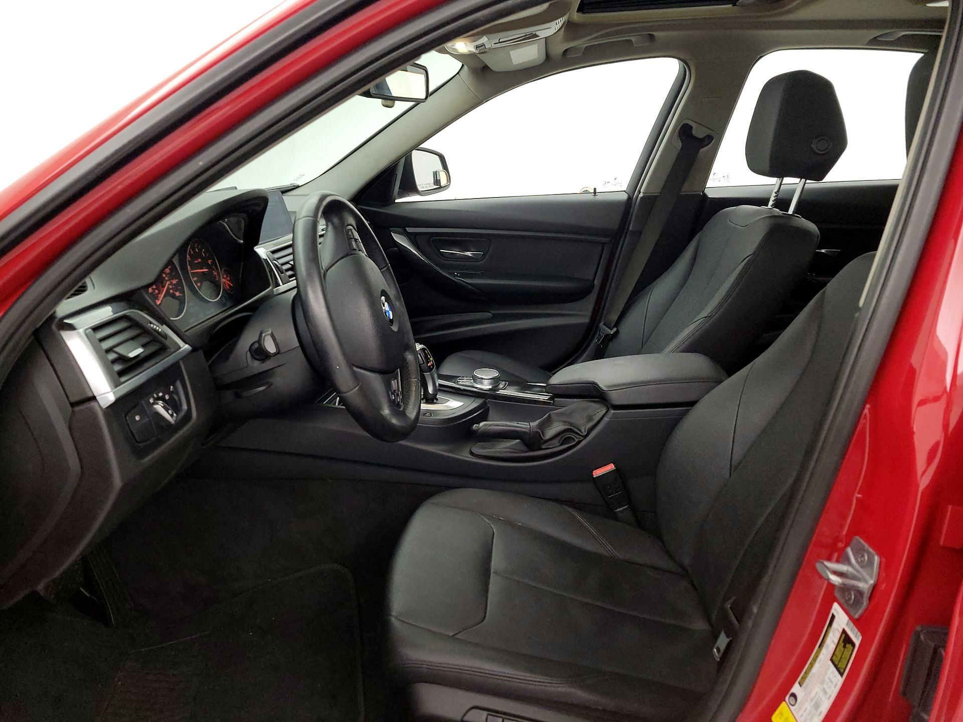 Thumbnail: 2017 BMW 3 Series - 11