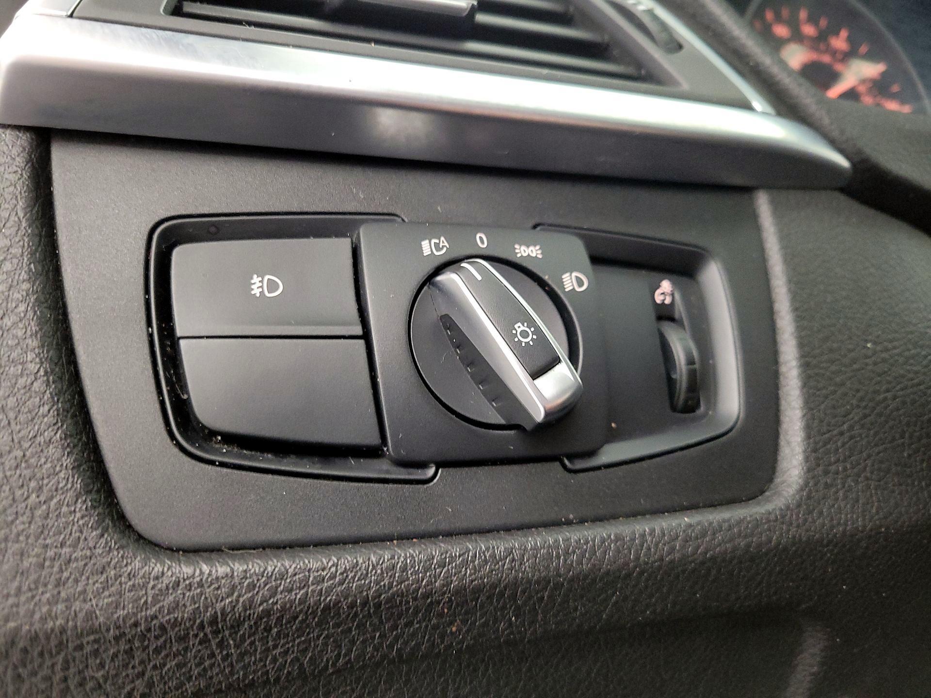 Thumbnail: 2017 BMW 3 Series - 13