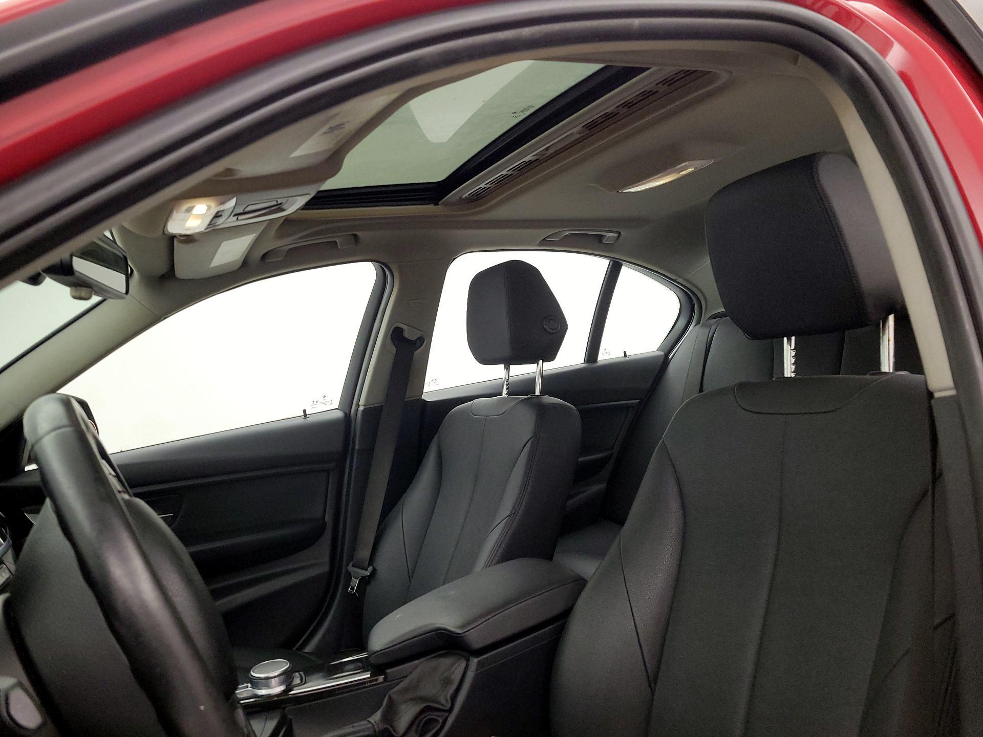 Thumbnail: 2017 BMW 3 Series - 20