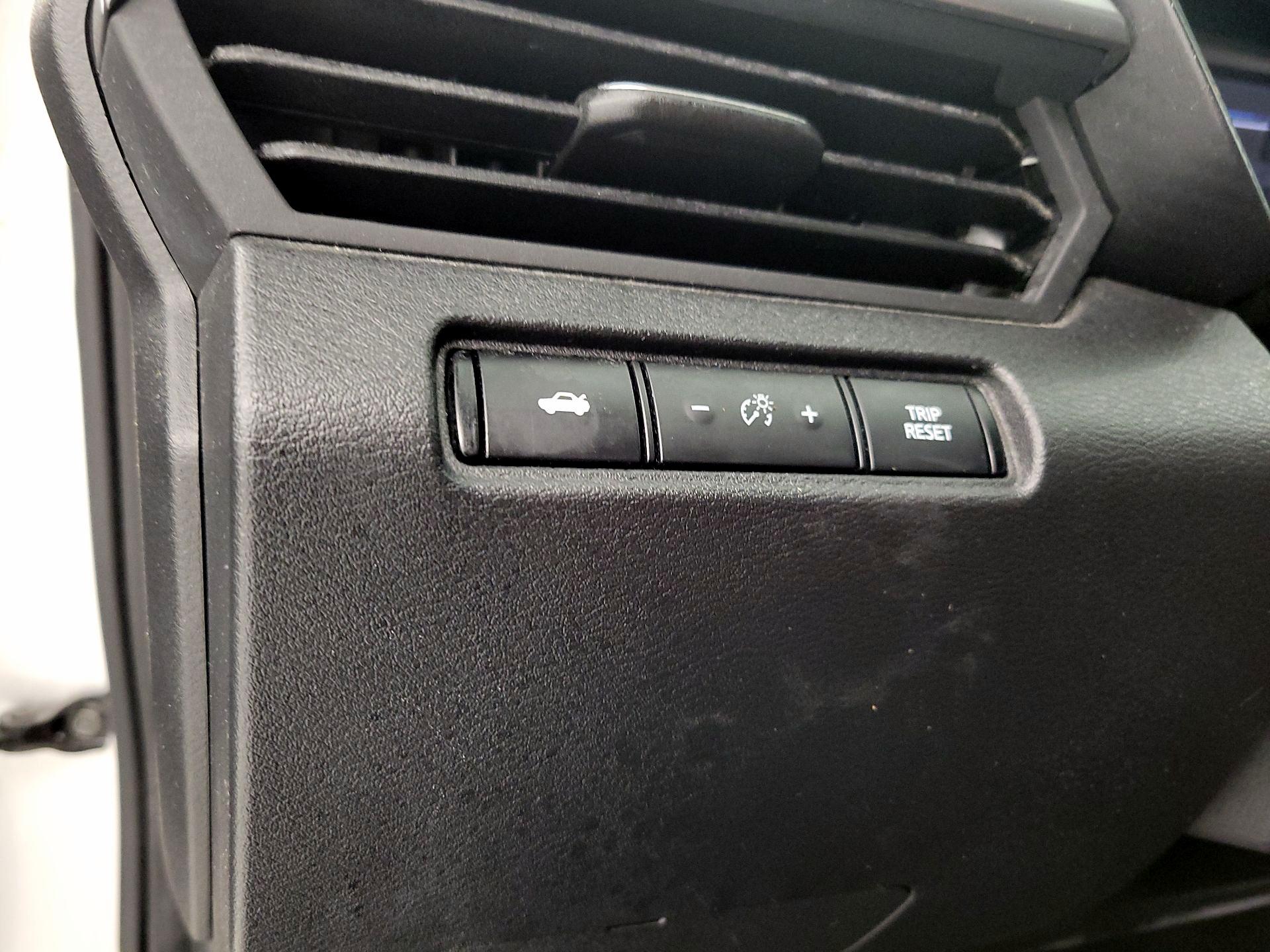 Thumbnail: 2020 Nissan Altima - 13