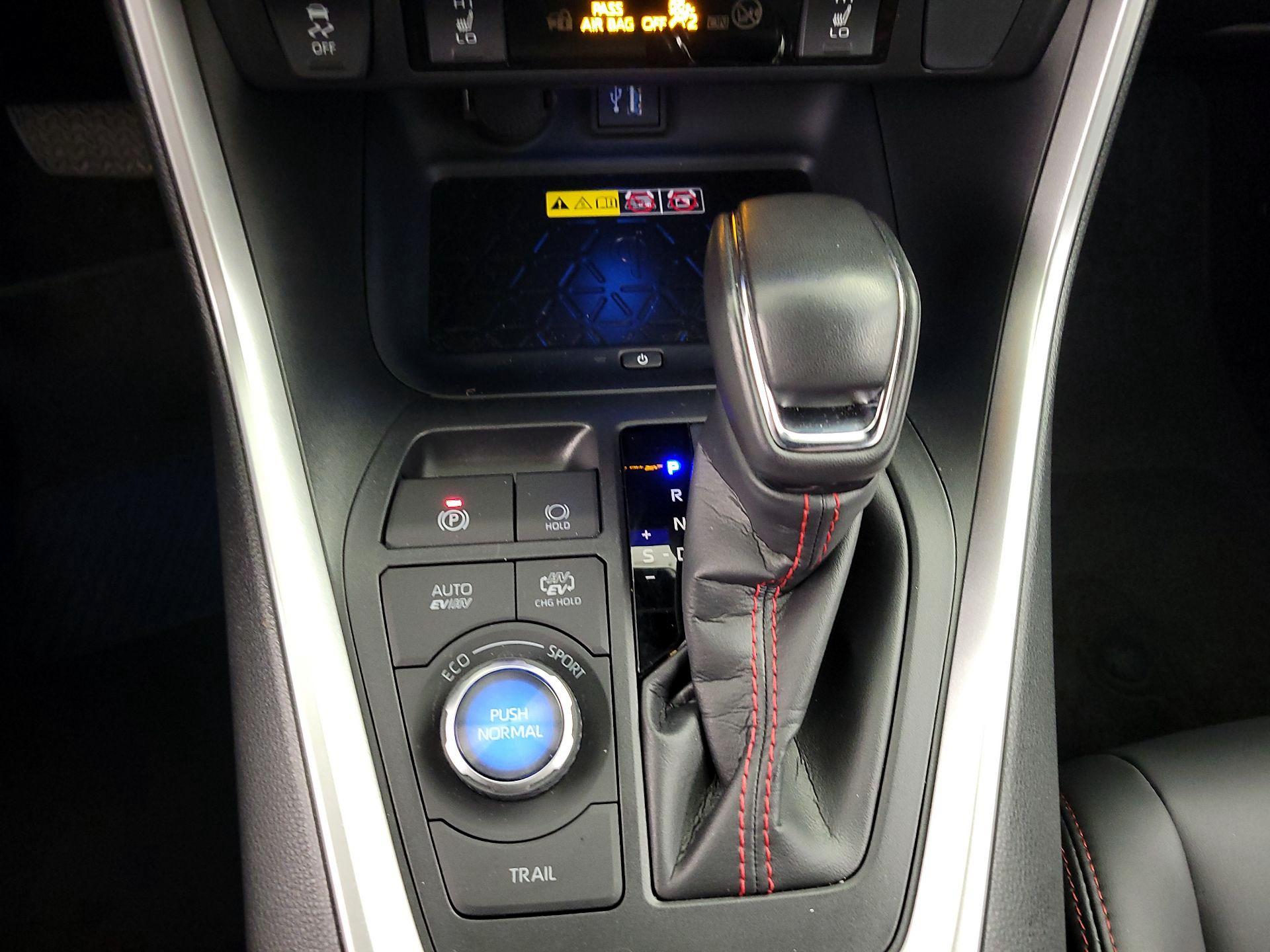 Thumbnail: 2024 Toyota RAV4 - 17