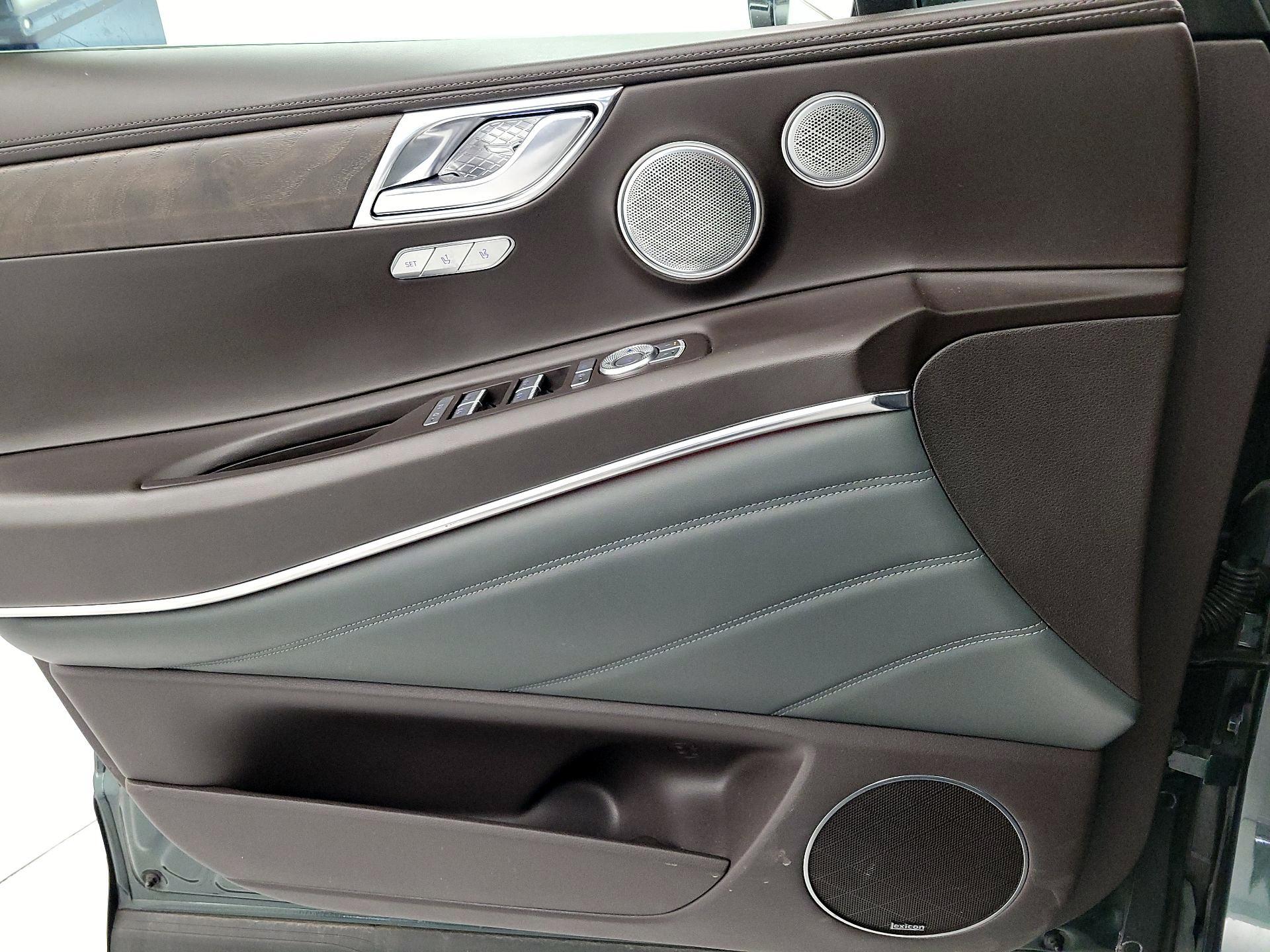 Thumbnail: 2021 Genesis GV80 - 12