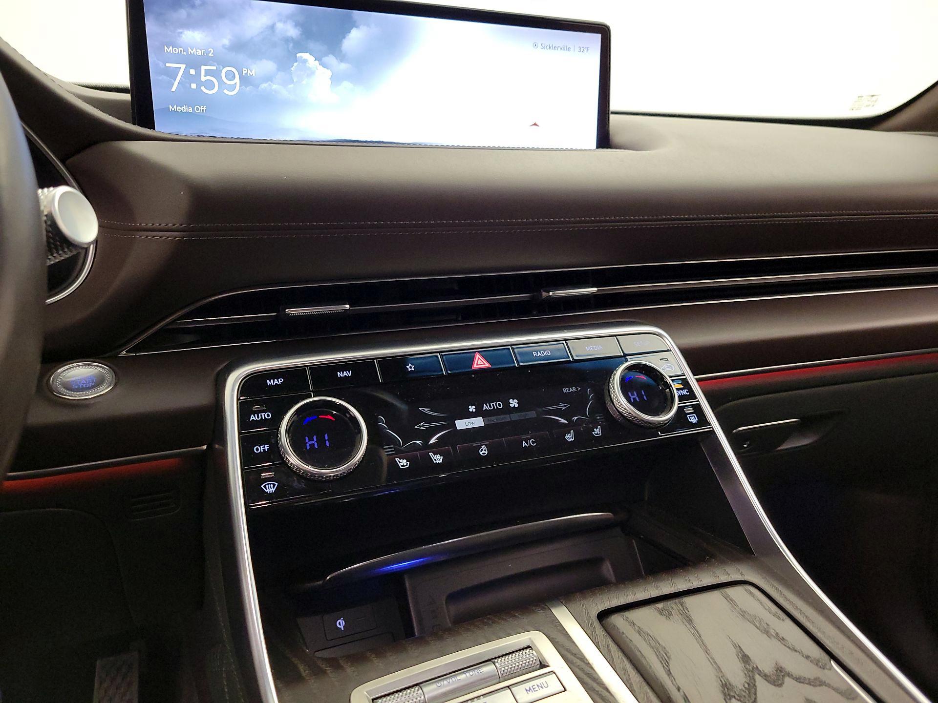 Thumbnail: 2021 Genesis GV80 - 17