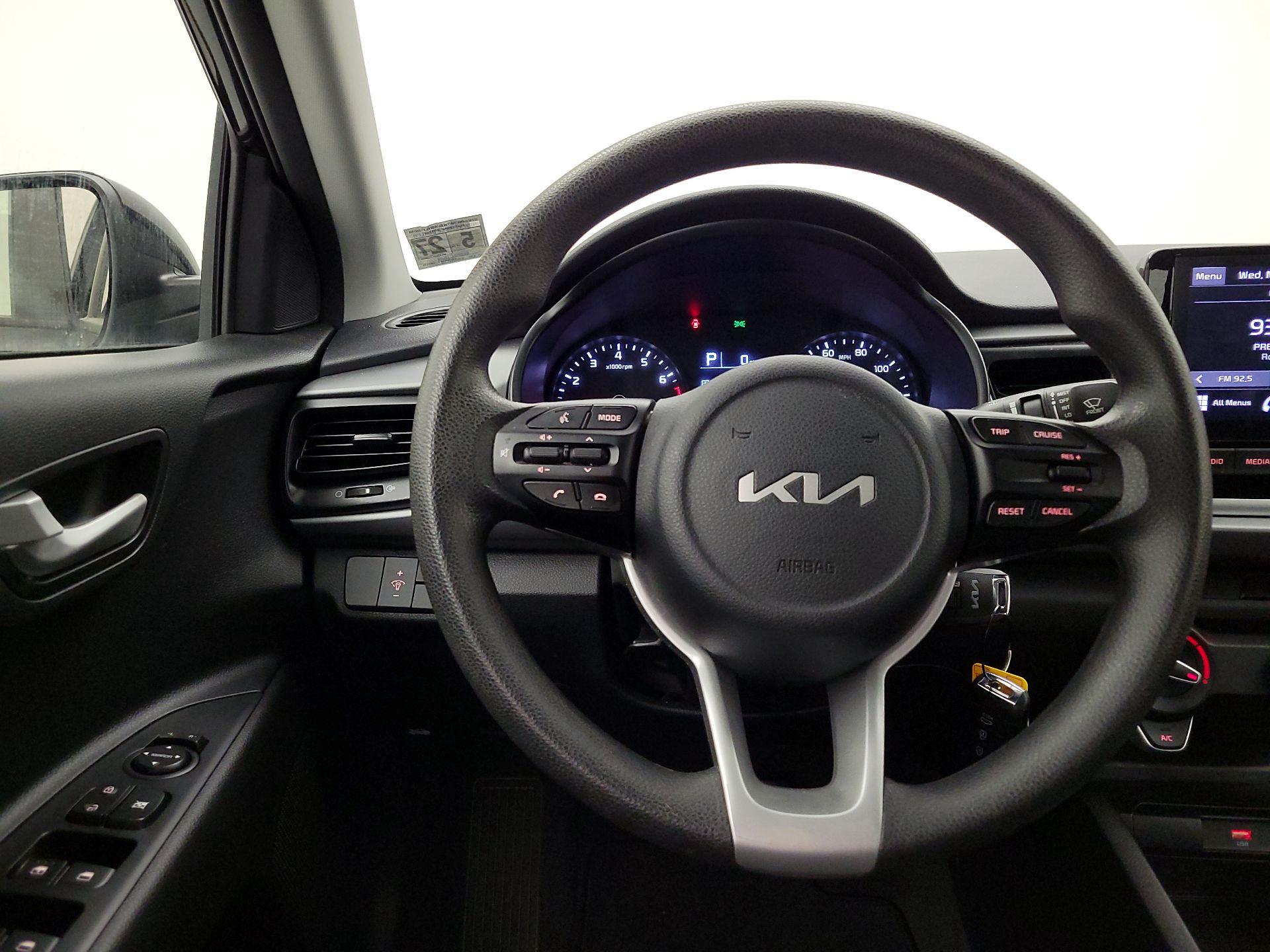 Thumbnail: 2022 Kia Rio - 10