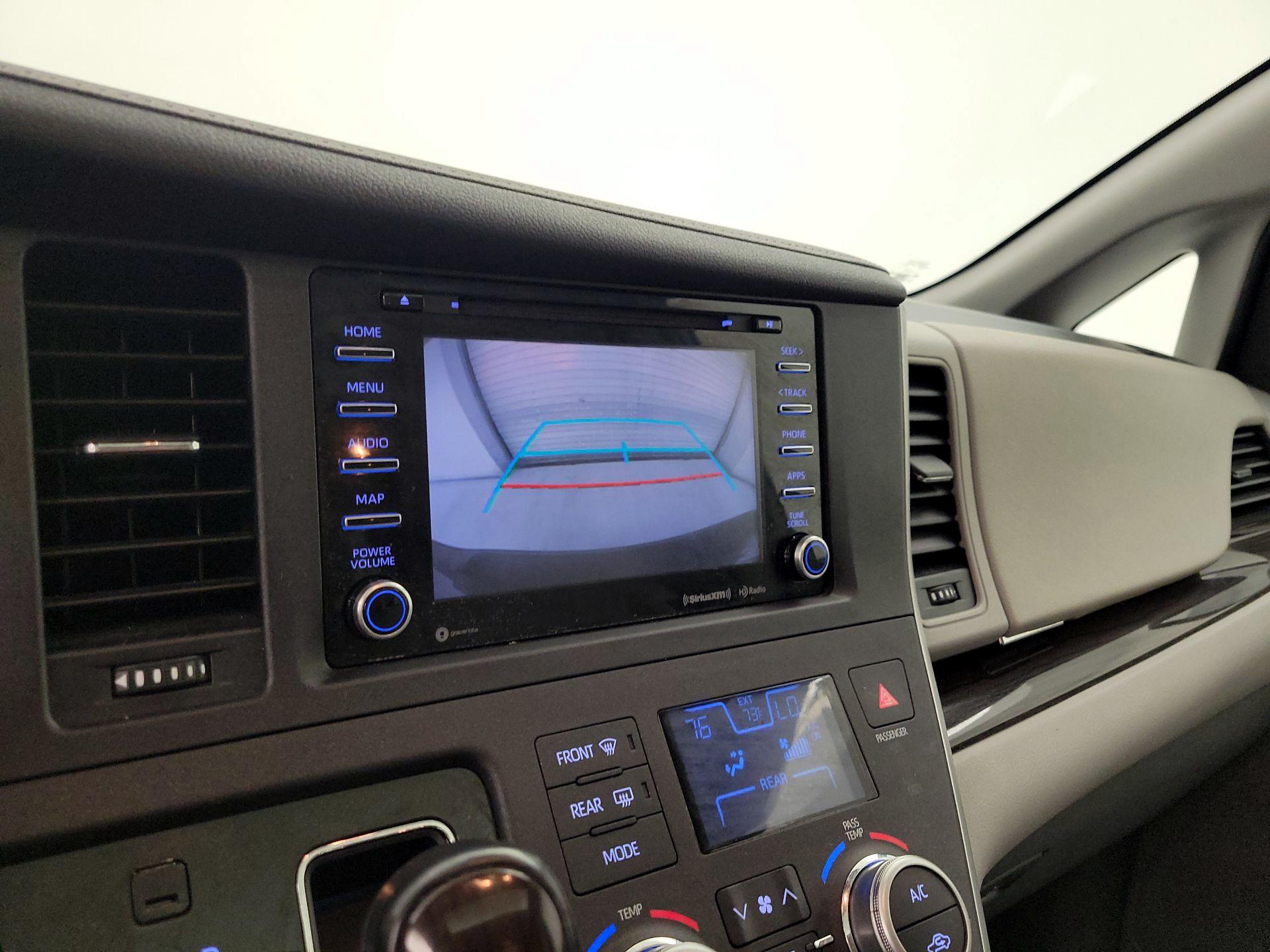 Thumbnail: 2020 Toyota Sienna - 15