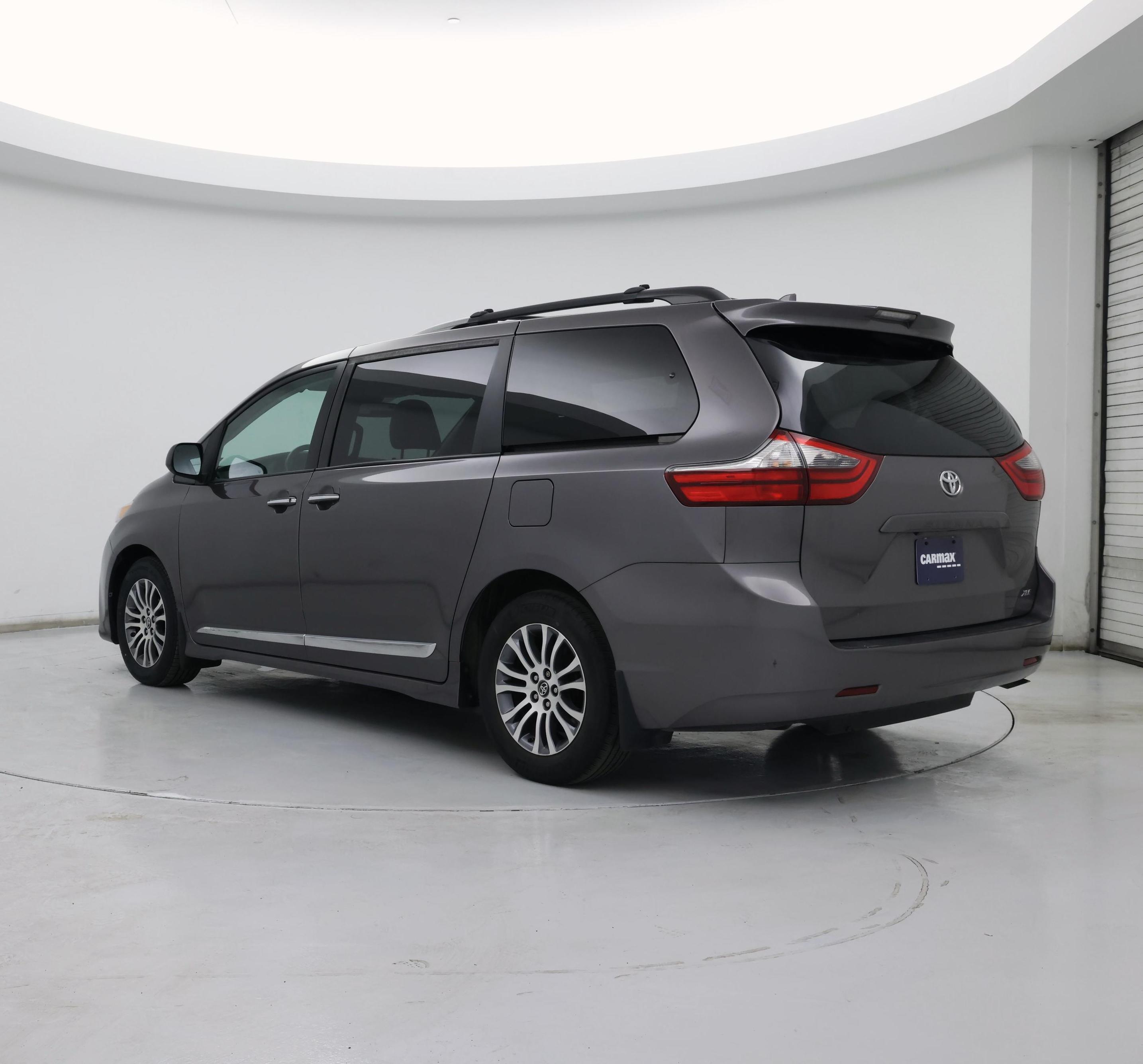 Thumbnail: 2020 Toyota Sienna - 2