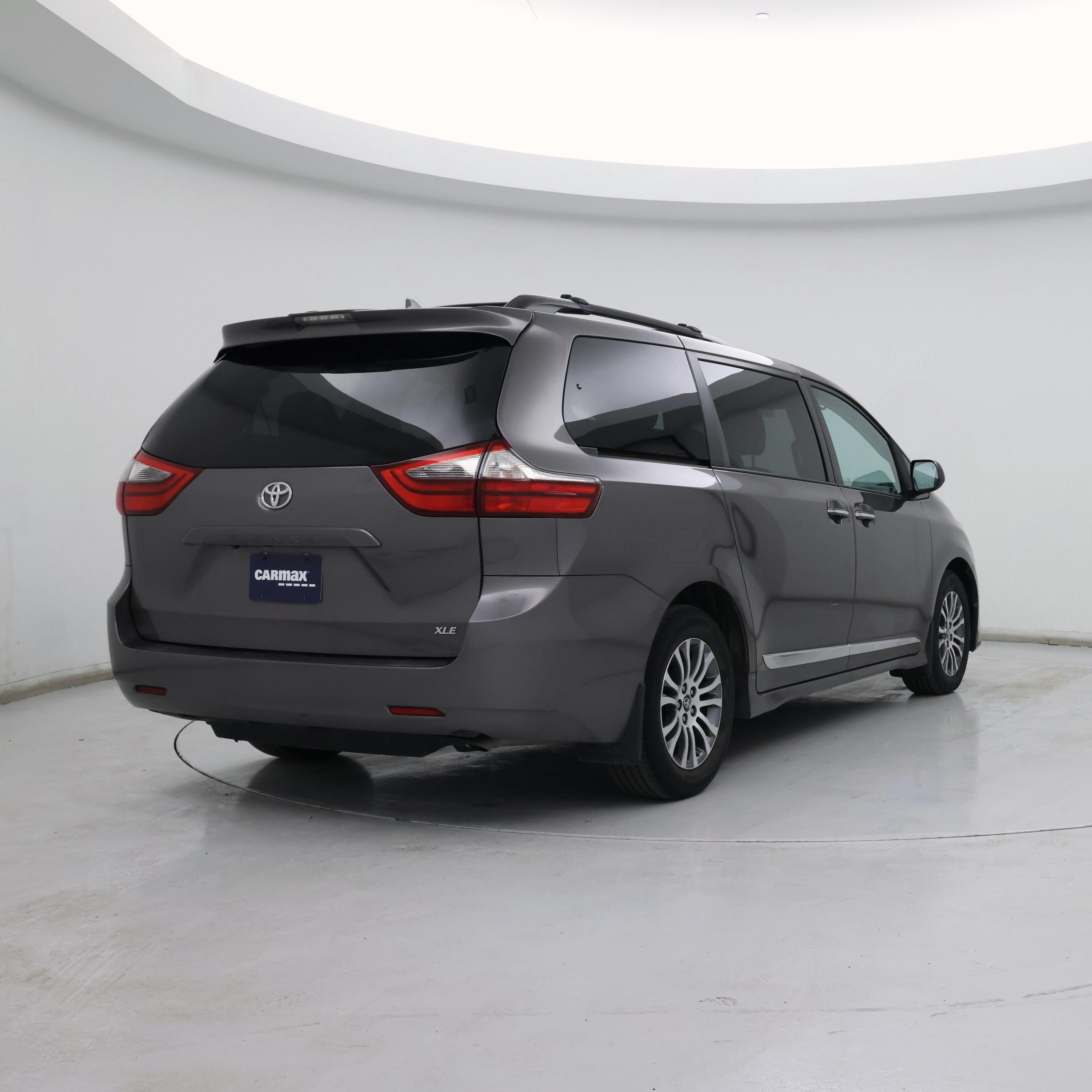 Thumbnail: 2020 Toyota Sienna - 8