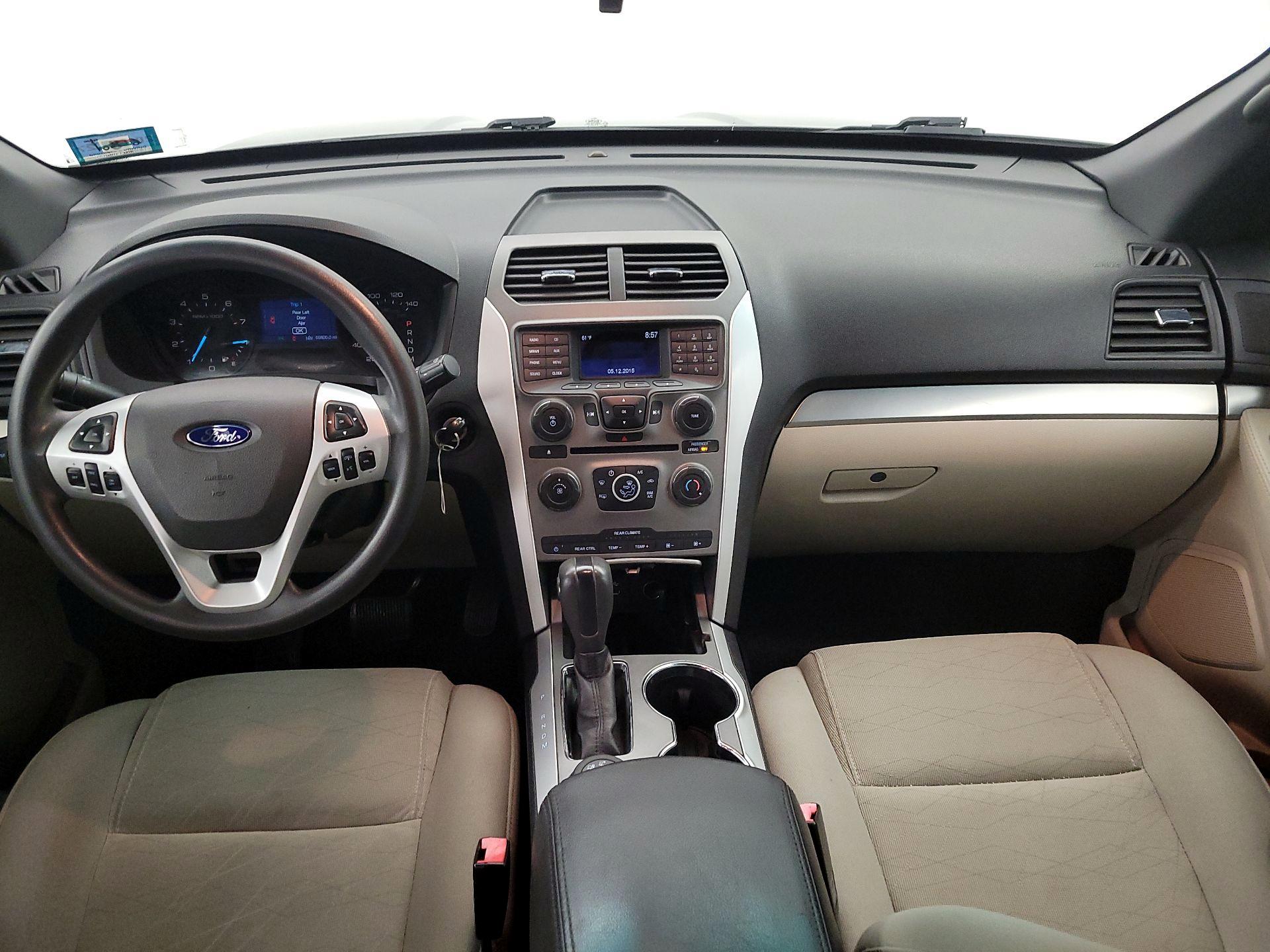 Thumbnail: 2015 Ford Explorer - 9