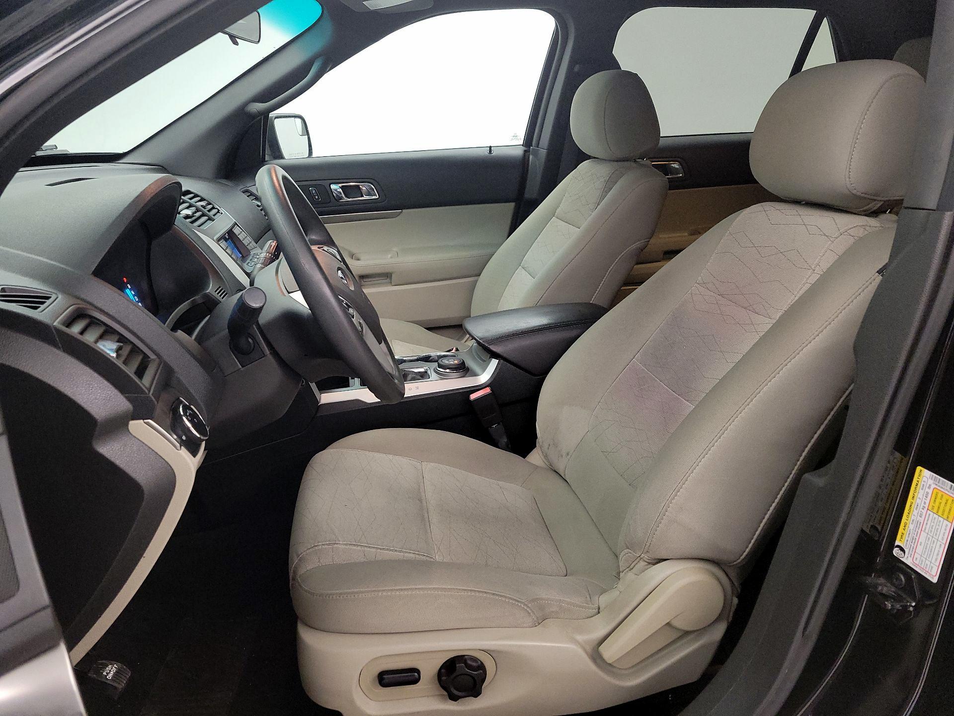 Thumbnail: 2015 Ford Explorer - 11