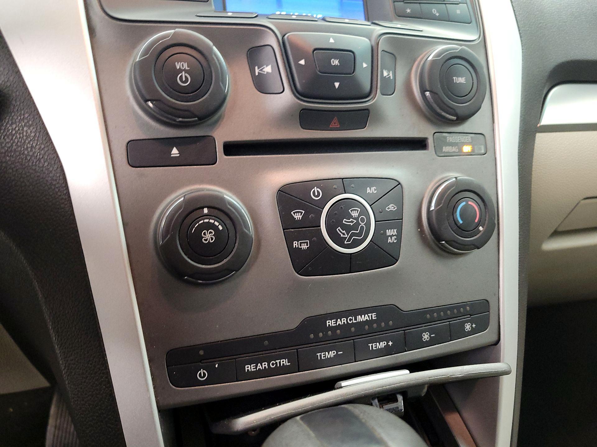 Thumbnail: 2015 Ford Explorer - 15