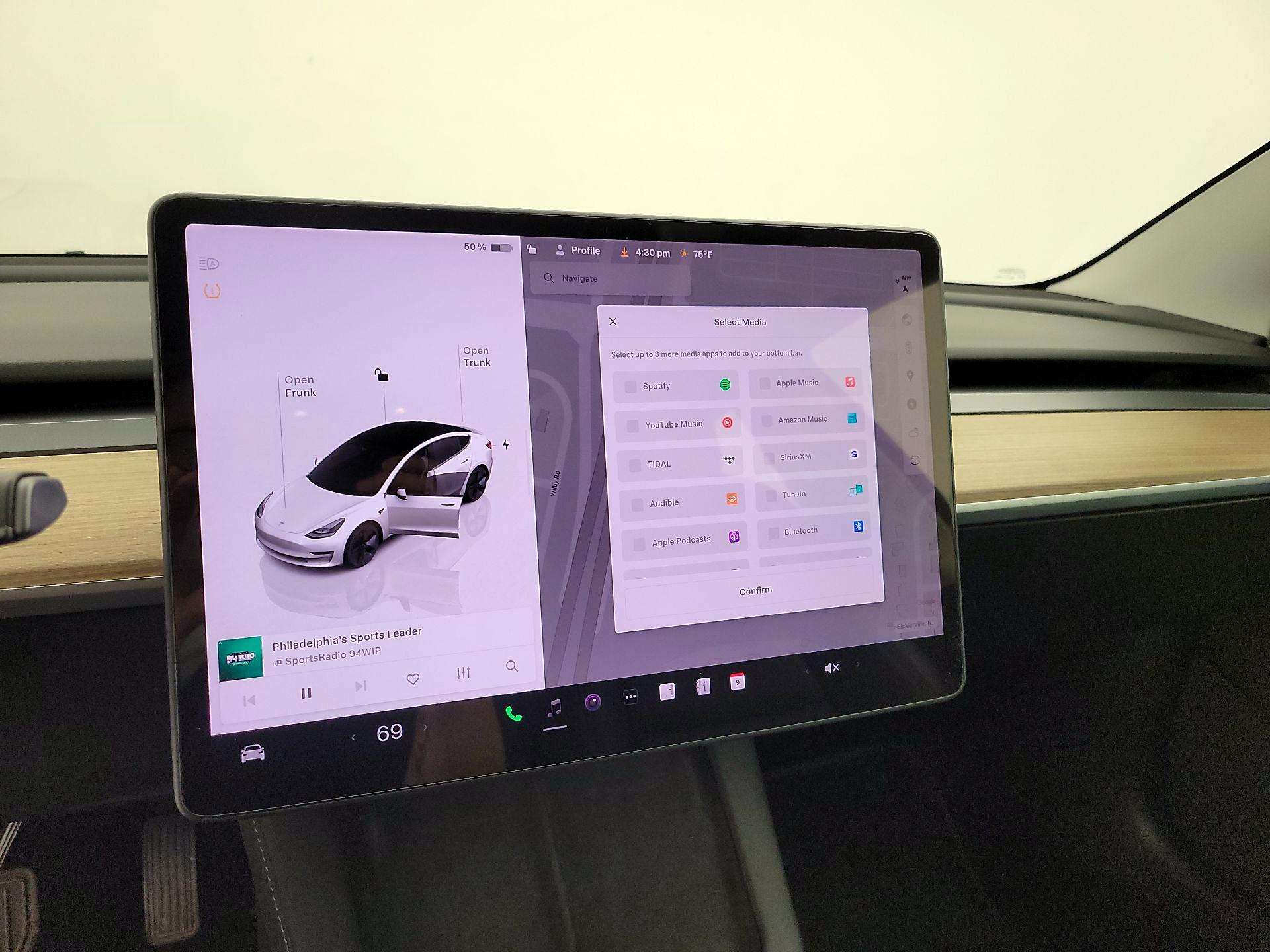 Thumbnail: 2022 Tesla Model 3 - 15