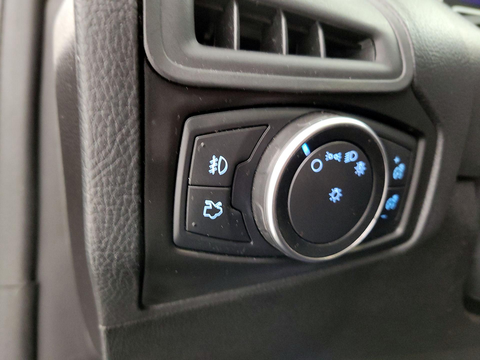 Thumbnail: 2017 Ford Focus - 13