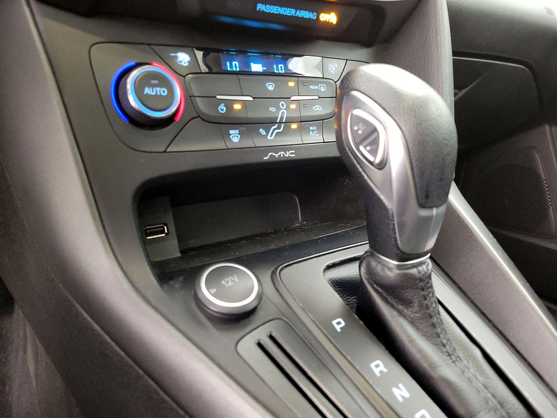 Thumbnail: 2017 Ford Focus - 19