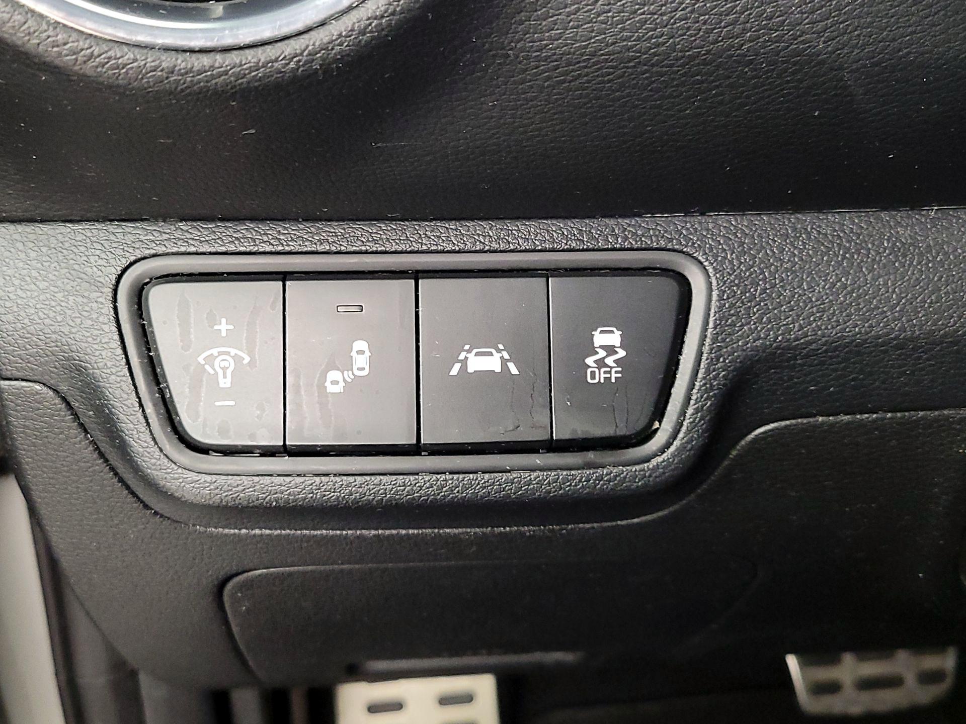 Thumbnail: 2021 Kia Forte - 13