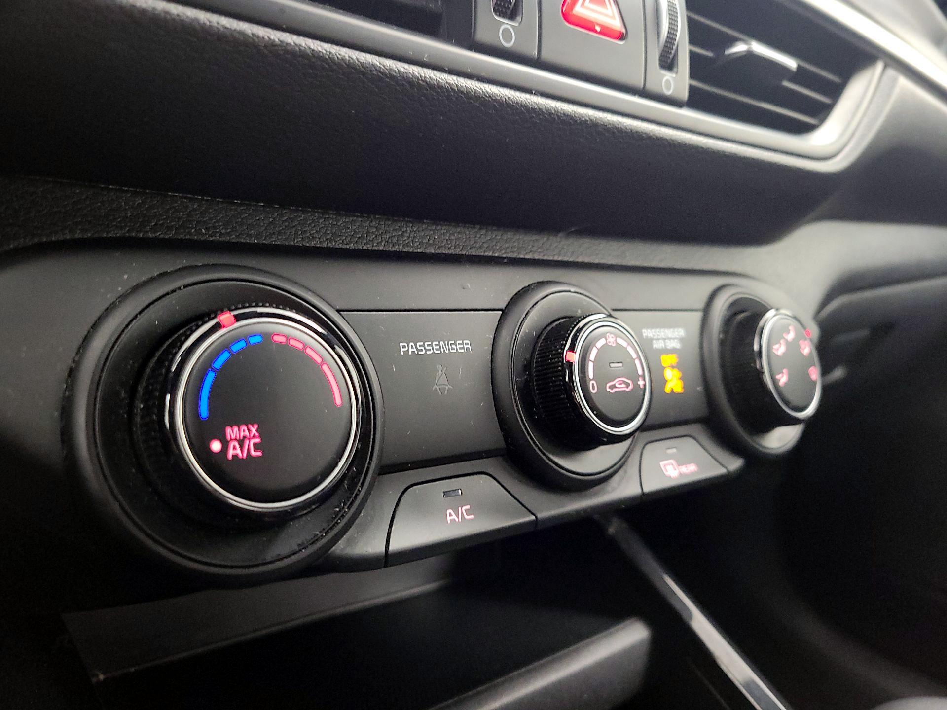 Thumbnail: 2021 Kia Forte - 16