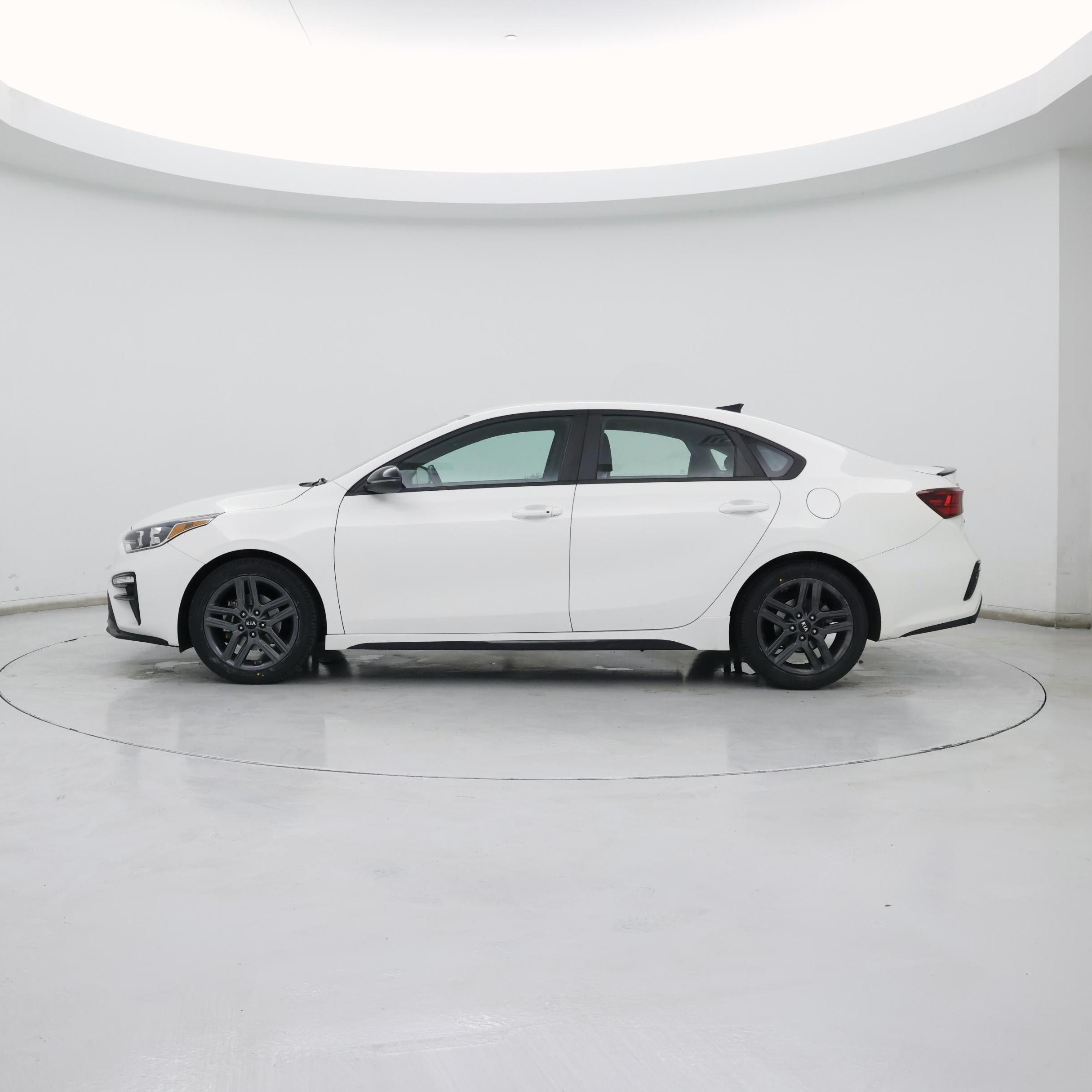 Thumbnail: 2021 Kia Forte - 3