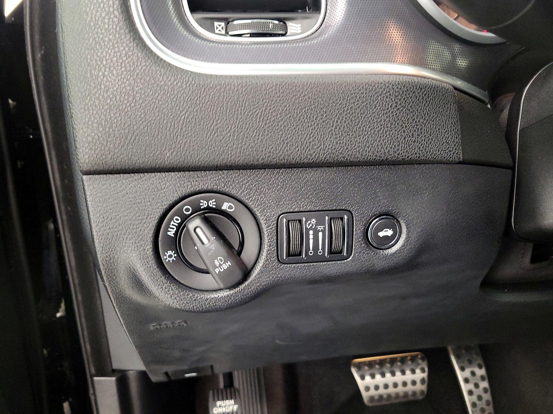 Thumbnail: 2016 Dodge Charger - 13