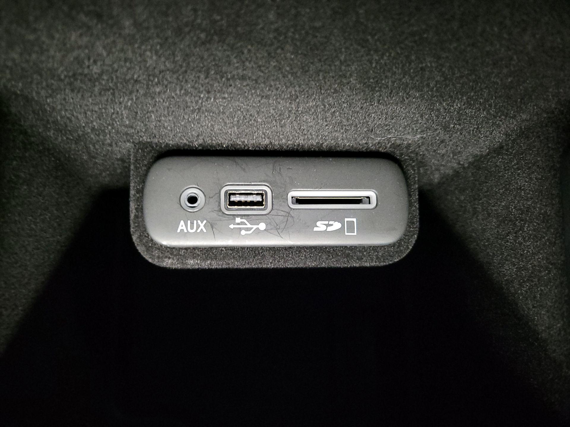 Thumbnail: 2016 Dodge Charger - 19