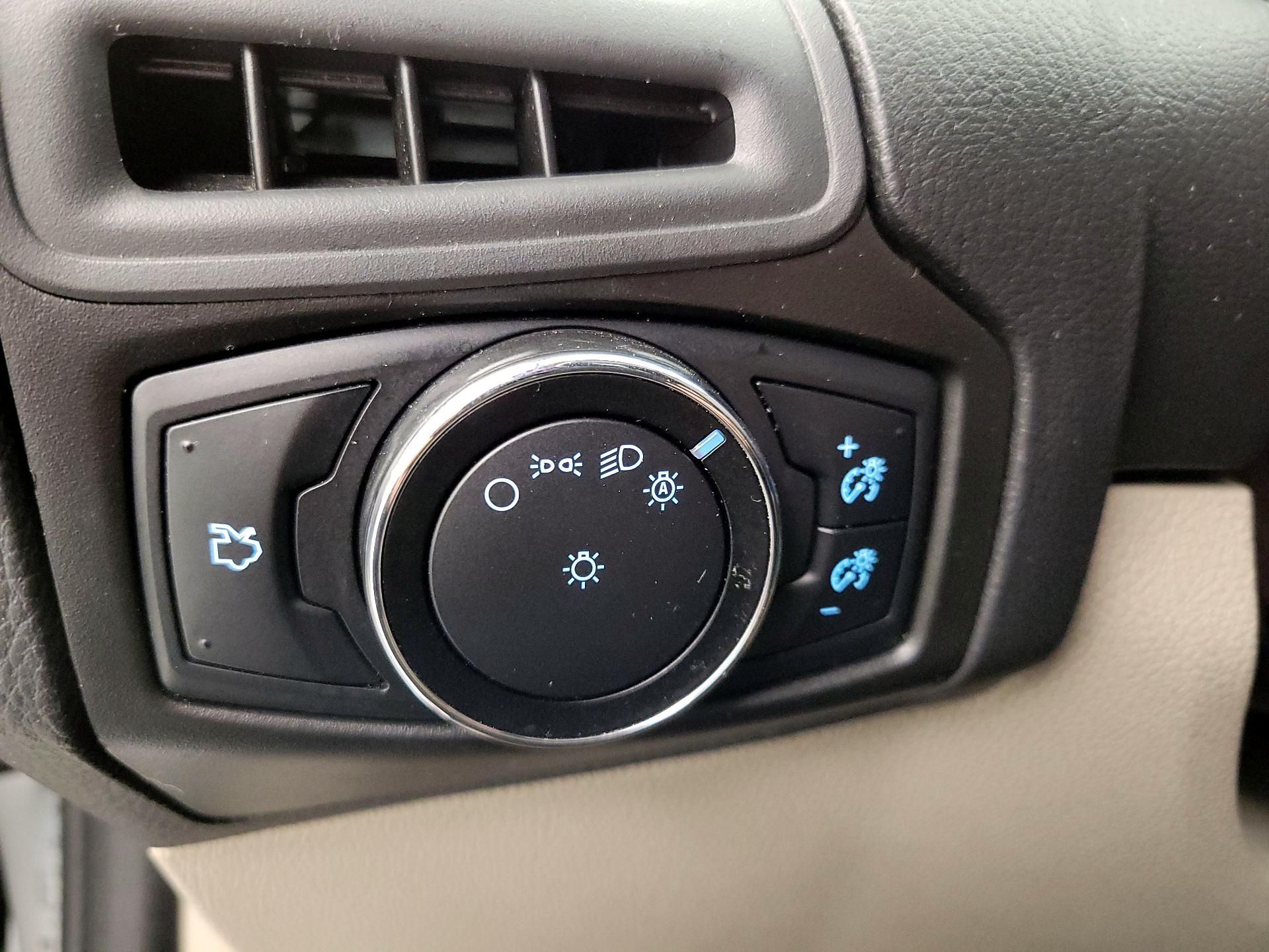 Thumbnail: 2014 Ford Focus - 13