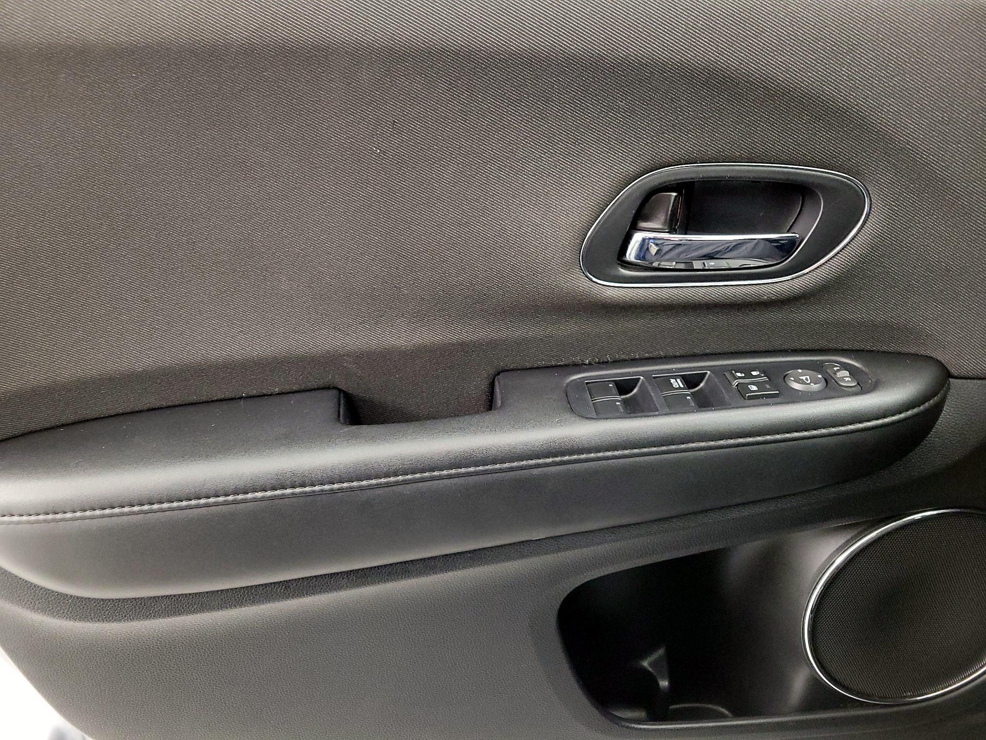 Thumbnail: 2019 Honda HR-V - 12