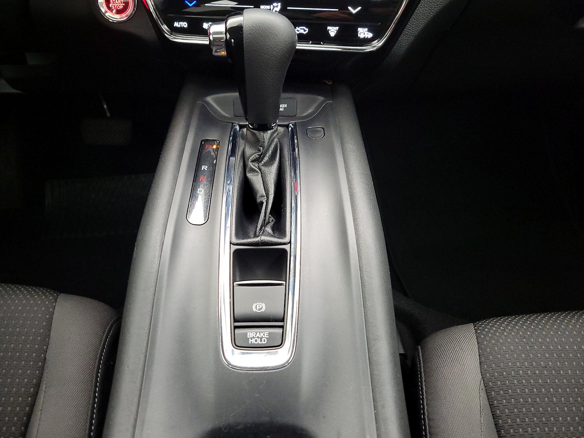 Thumbnail: 2019 Honda HR-V - 17