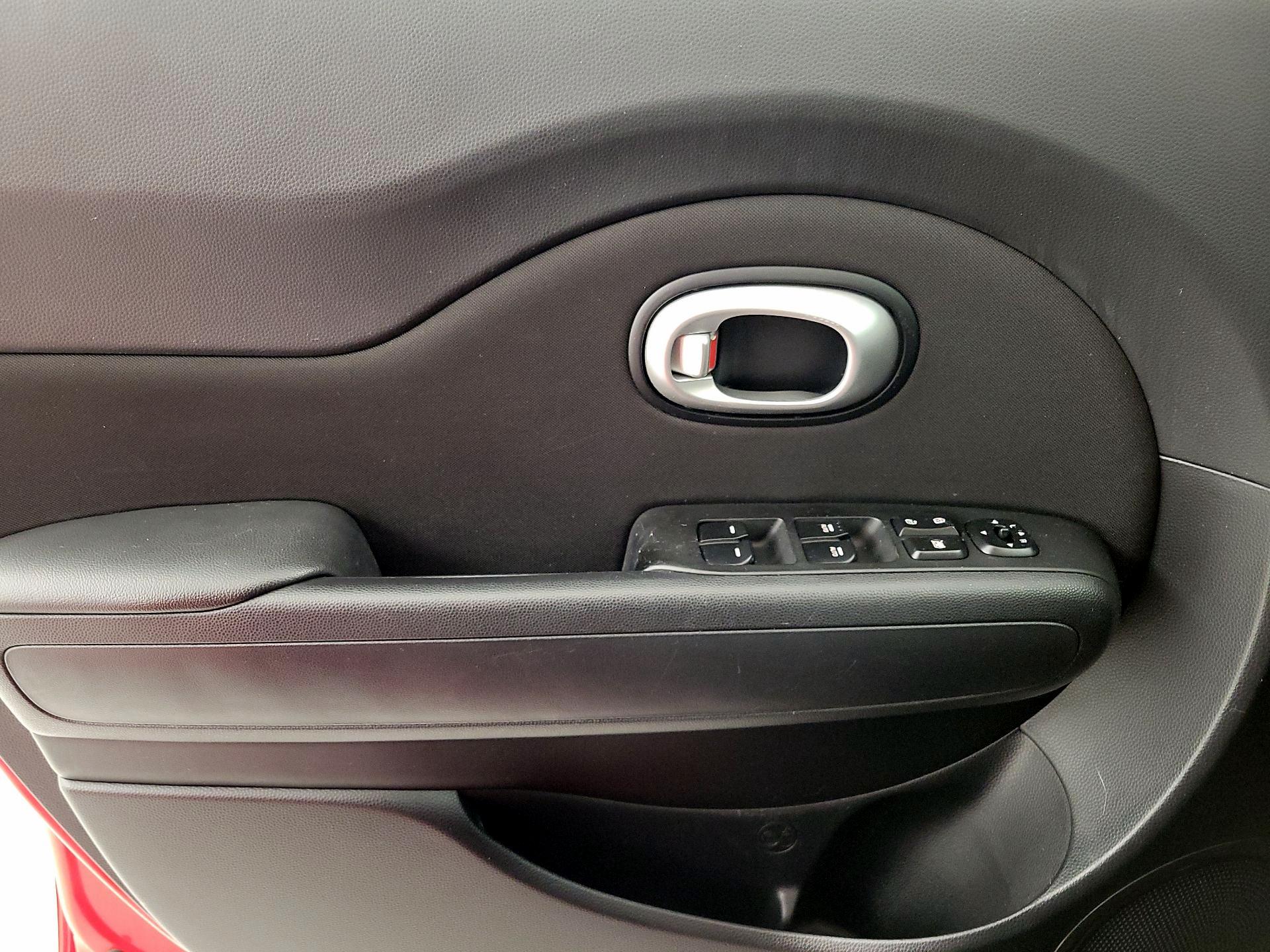 Thumbnail: 2016 Kia Soul - 12