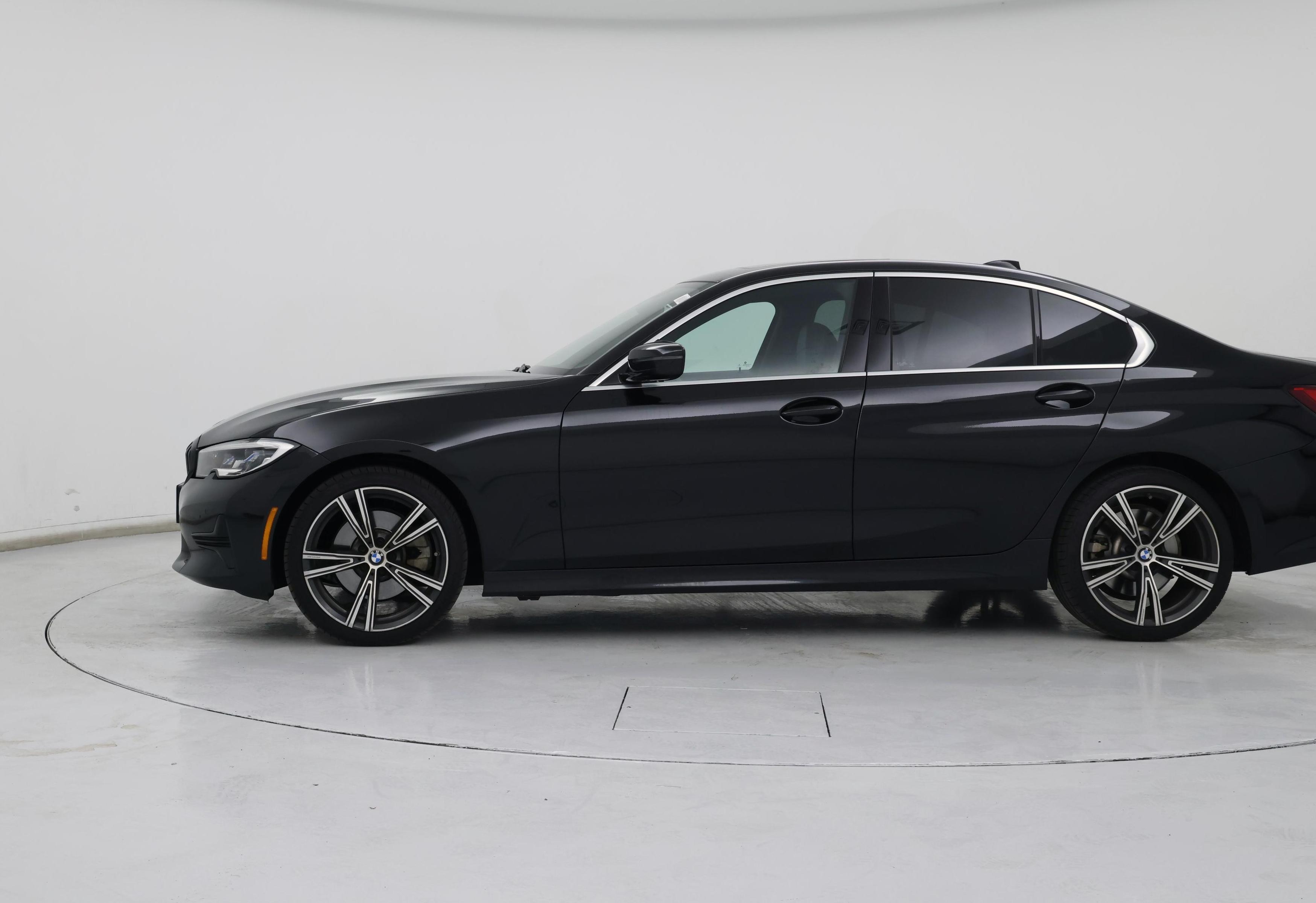 Thumbnail: 2021 BMW 3 Series - 3