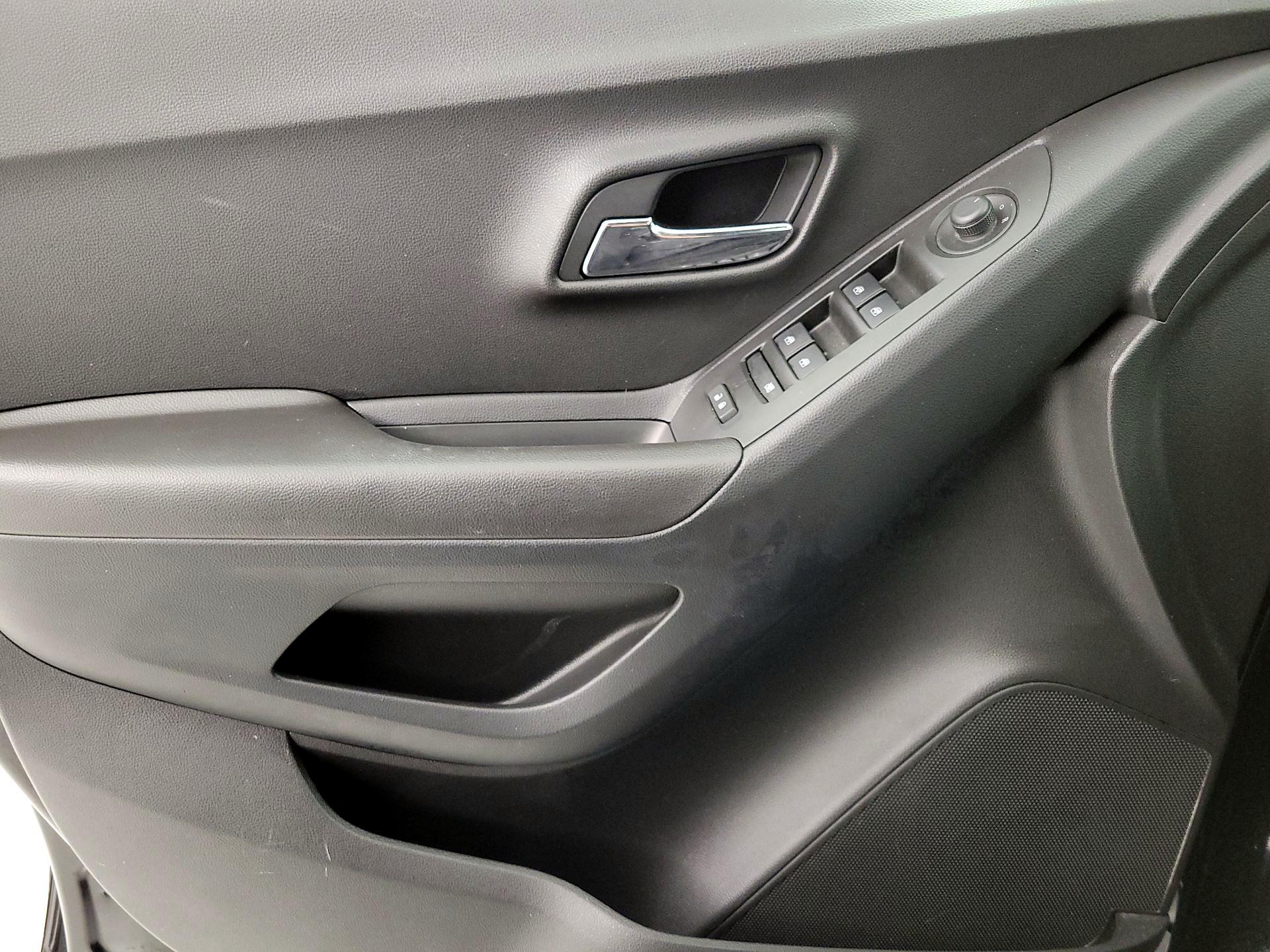 Thumbnail: 2019 Chevrolet Trax - 12